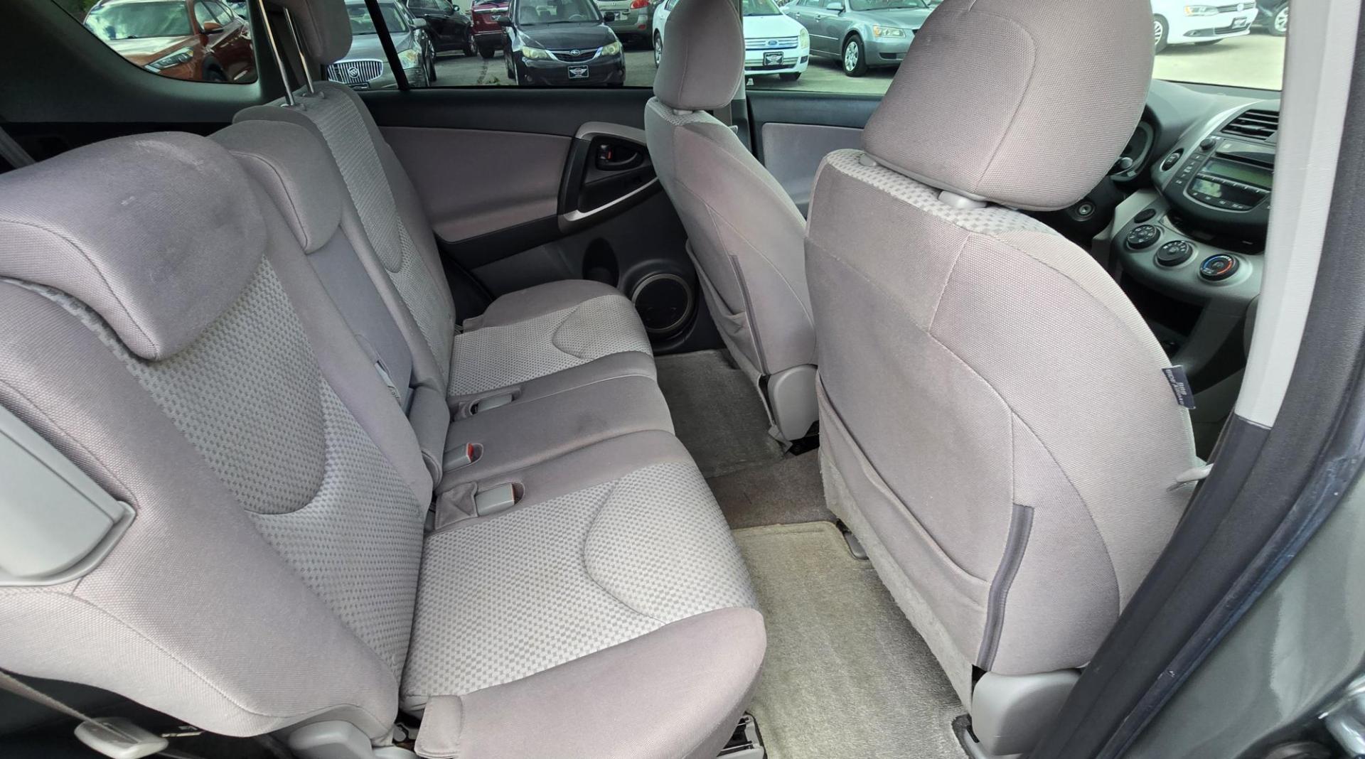 2006 Green /Gray Toyota RAV4 Base I4 4WD (JTMBD35VX65) with an 2.4L L4 DOHC 16V engine, 4-Speed Automatic transmission, located at 450 N Russell, Missoula, MT, 59801, (406) 543-6600, 46.874496, -114.017433 - Clean Little AWD SUV. 3rd Row Seating. 2.4L I4 Engine. Automatic Transmission. Air. Cruise. Tilt. AM FM CD Player. Power Windows and Locks. Clean Title and Carfax. We Finance through local Credit Unions. We do NOT offer In House (Buy Here Pay Here) Financing - Photo#17