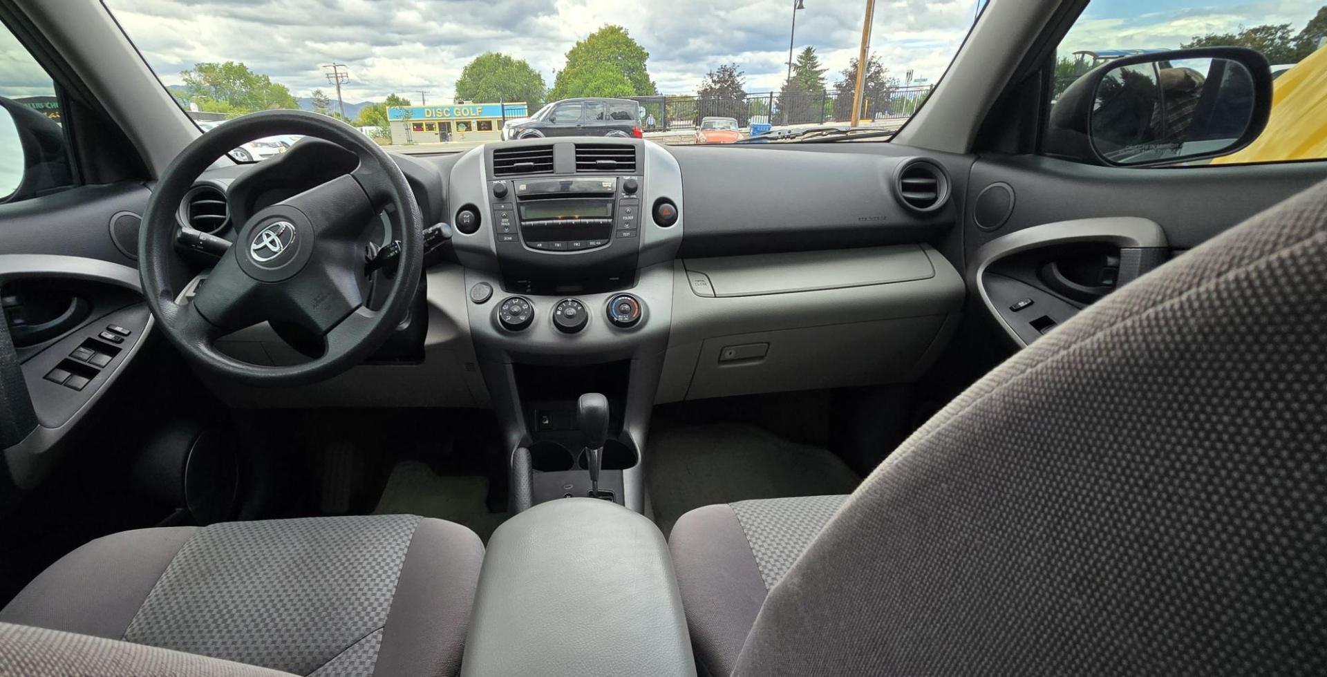 2006 Green /Gray Toyota RAV4 Base I4 4WD (JTMBD35VX65) with an 2.4L L4 DOHC 16V engine, 4-Speed Automatic transmission, located at 450 N Russell, Missoula, MT, 59801, (406) 543-6600, 46.874496, -114.017433 - Clean Little AWD SUV. 3rd Row Seating. 2.4L I4 Engine. Automatic Transmission. Air. Cruise. Tilt. AM FM CD Player. Power Windows and Locks. Clean Title and Carfax. We Finance through local Credit Unions. We do NOT offer In House (Buy Here Pay Here) Financing - Photo#18