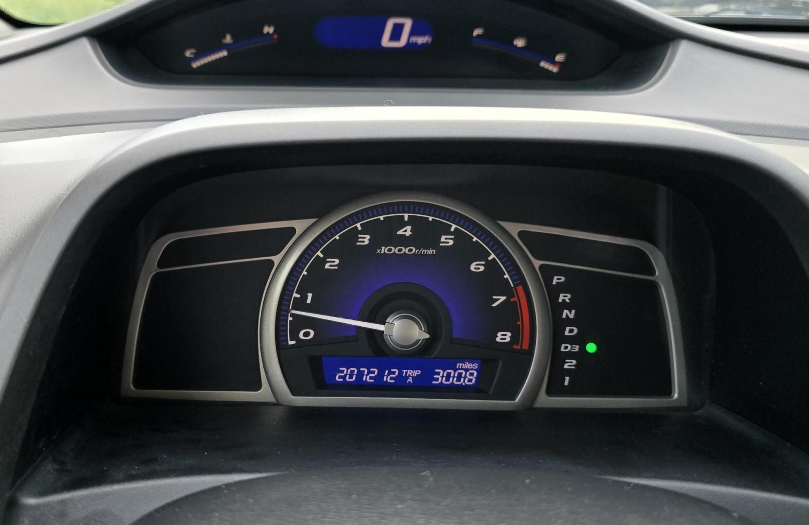 2008 Silver /Gray Honda Civic LX Sedan AT (2HGFA16558H) with an 1.8L L4 SOHC 16V engine, 5-Speed Automatic Overdrive transmission, located at 450 N Russell, Missoula, MT, 59801, (406) 543-6600, 46.874496, -114.017433 - Photo#11