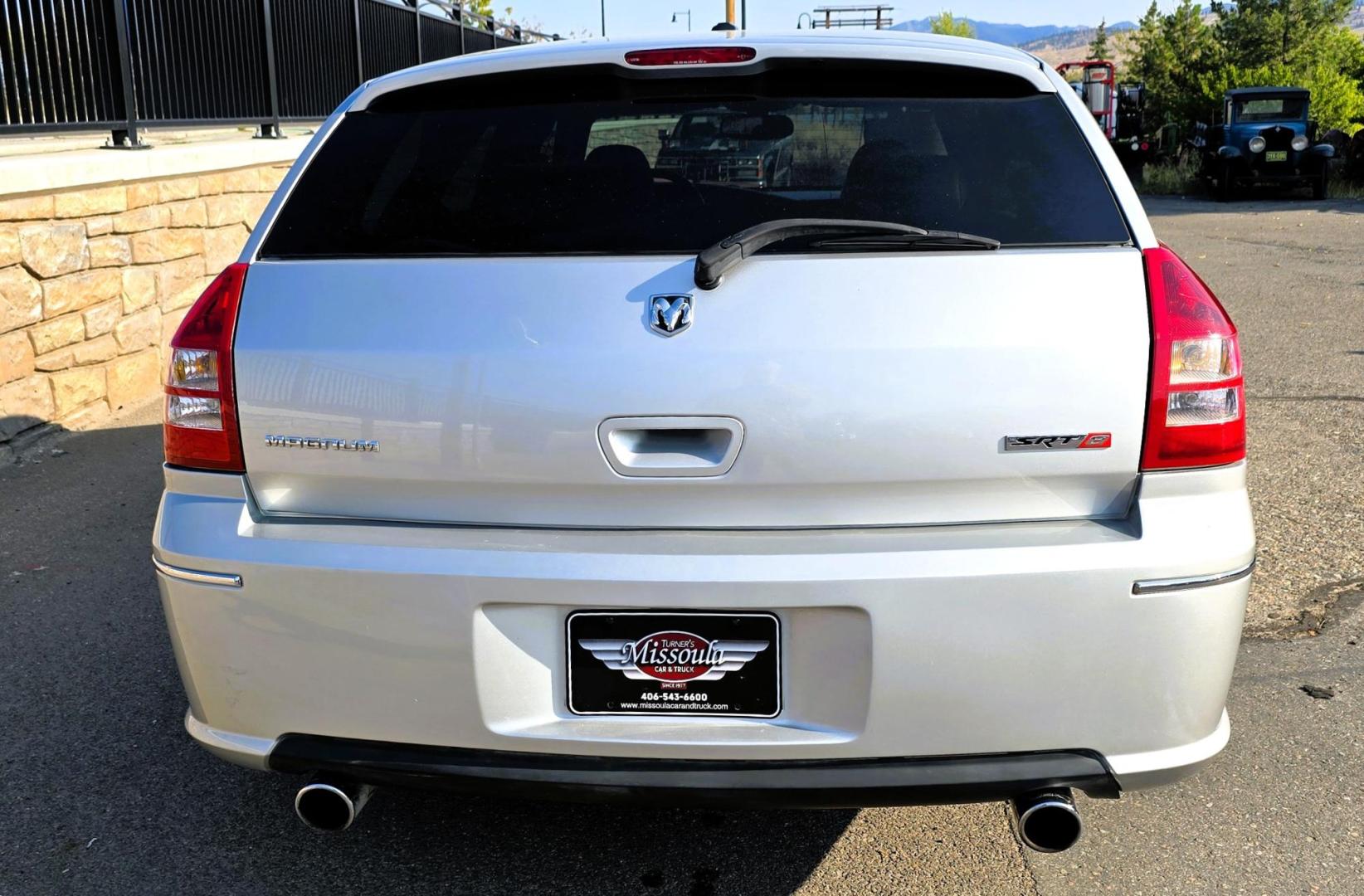 2006 Silver /Black Dodge Magnum SRT-8 (2D4GV77336H) with an 6.1L V8 OHV 16V engine, 5-Speed Automatic Overdrive transmission, located at 450 N Russell, Missoula, MT, 59801, (406) 543-6600, 46.874496, -114.017433 - A Modern Muscle Car with tons of Power. 6.1L Hemi V8 Engine with an impressive 432 Horse Power. . Automatic Transmission. RWD. Power Sunroof. AM FM XM CD Player. Power Windows and Locks. Power Heated Front Seats. We Finance through local Credit Unions. We do NOT offer In House (Buy Here Pay Here - Photo#9