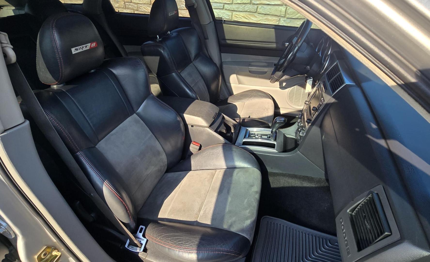 2006 Silver /Black Dodge Magnum SRT-8 (2D4GV77336H) with an 6.1L V8 OHV 16V engine, 5-Speed Automatic Overdrive transmission, located at 450 N Russell, Missoula, MT, 59801, (406) 543-6600, 46.874496, -114.017433 - A Modern Muscle Car with tons of Power. 6.1L Hemi V8 Engine with an impressive 432 Horse Power. . Automatic Transmission. RWD. Power Sunroof. AM FM XM CD Player. Power Windows and Locks. Power Heated Front Seats. We Finance through local Credit Unions. We do NOT offer In House (Buy Here Pay Here - Photo#13