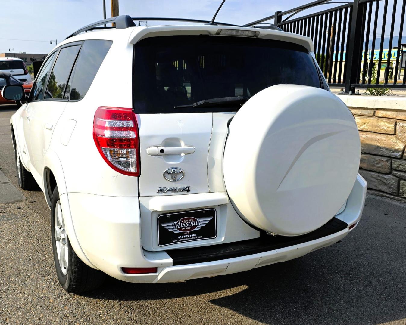 2011 White /Gray Toyota RAV4 Limited V6 4WD (2T3DK4DV9BW) with an 3.5L V6 DOHC 24V engine, 5-Speed Automatic transmission, located at 450 N Russell, Missoula, MT, 59801, (406) 543-6600, 46.874496, -114.017433 - Good Miles AWD Toyota SUV. Need I say More? Desirable 3.5L V6 Engine. Automatic Transmission. Power Sunroof. Power Drivers Seat. Heated Seats. Steering Wheel Audio Controls. Bluetooth. AM FM SAT CD Player. JBL Sound. Air. Cruise. Tilt. We Finance through local Credit Unions. We do NOT offer In H - Photo#4