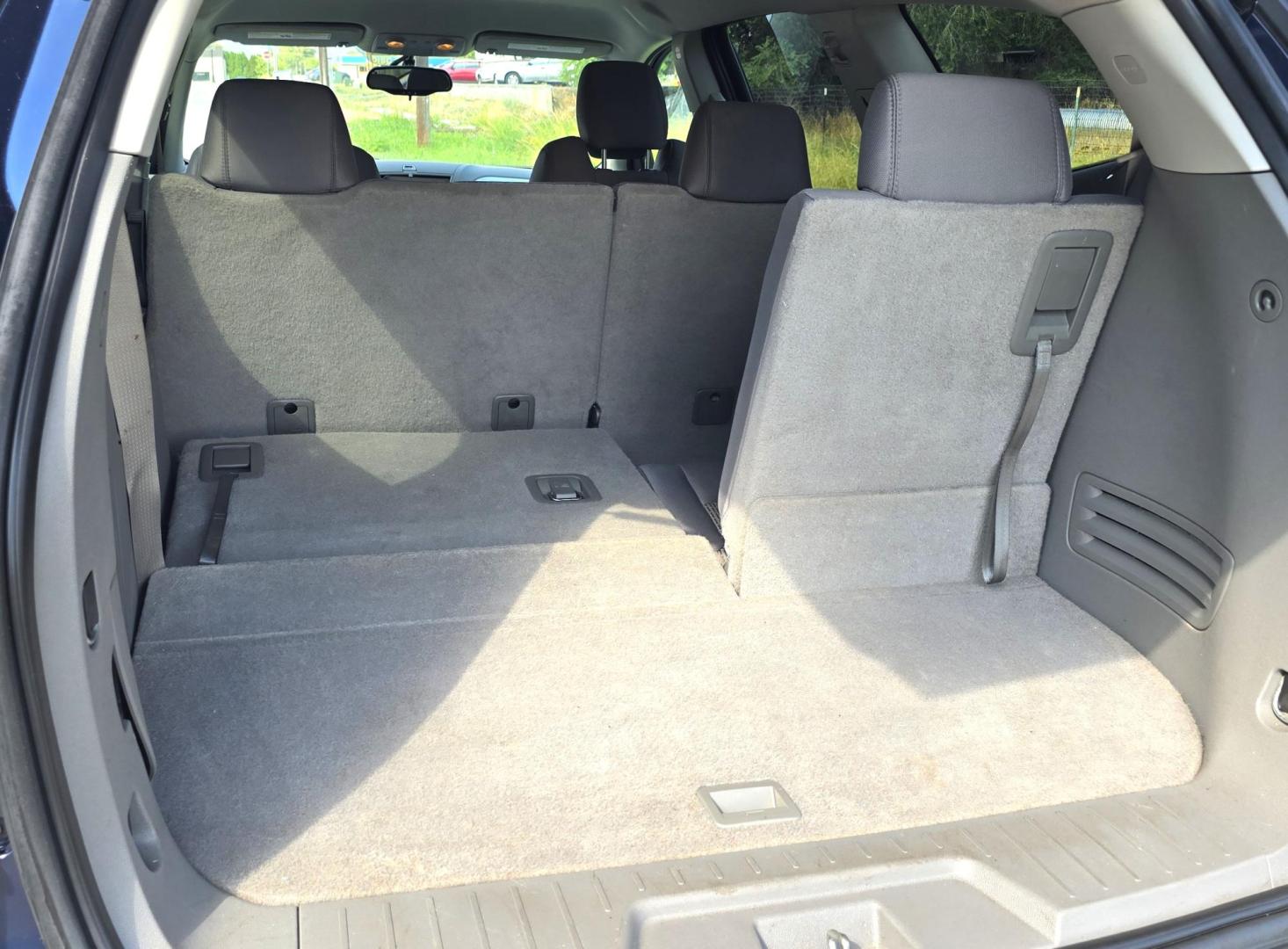 2010 Blue /Gray Chevrolet Traverse LS AWD (1GNLVEED2AJ) with an 3.6L V6 DOHC 24V engine, 6-Speed Automatic transmission, located at 450 N Russell, Missoula, MT, 59801, (406) 543-6600, 46.874496, -114.017433 - Clean 2 Owner AWD SUV with under 100K Miles. 3.6L V6 Engine. Power Drivers Seat. 3rd Row Seating. Air. Cruise. Tilt. Power Windows and Locks. AM FM CD Player. Bluetooth Audio and Phone. Clean Title and Carfax. - Photo#10