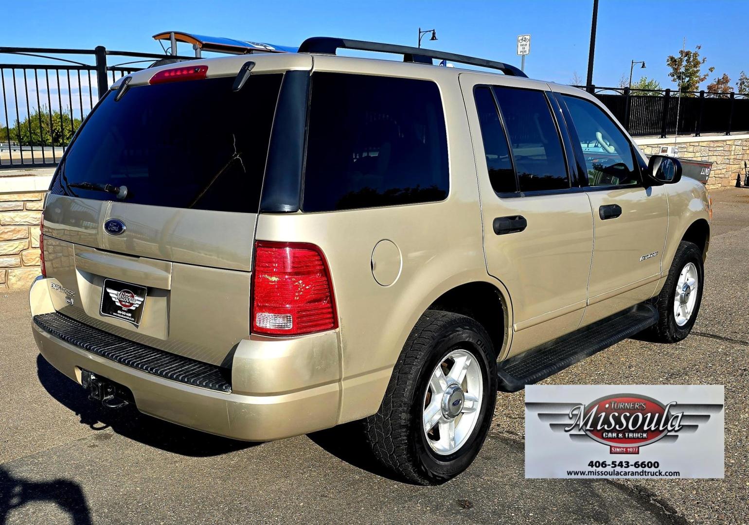 2004 Gold /Gray Ford Explorer XLT 4.0L 4WD (1FMZU73K44Z) with an 4.0L V6 SOHC 12V FFV engine, 5-Speed Automatic Overdrive transmission, located at 450 N Russell, Missoula, MT, 59801, (406) 543-6600, 46.874496, -114.017433 - Photo#6
