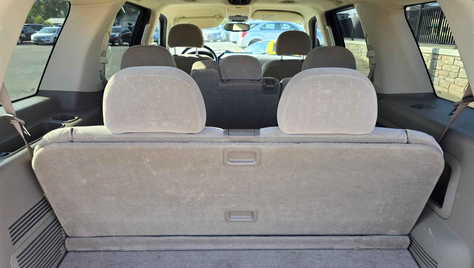 2004 Gold /Gray Ford Explorer XLT 4.0L 4WD (1FMZU73K44Z) with an 4.0L V6 SOHC 12V FFV engine, 5-Speed Automatic Overdrive transmission, located at 450 N Russell, Missoula, MT, 59801, (406) 543-6600, 46.874496, -114.017433 - Photo#10