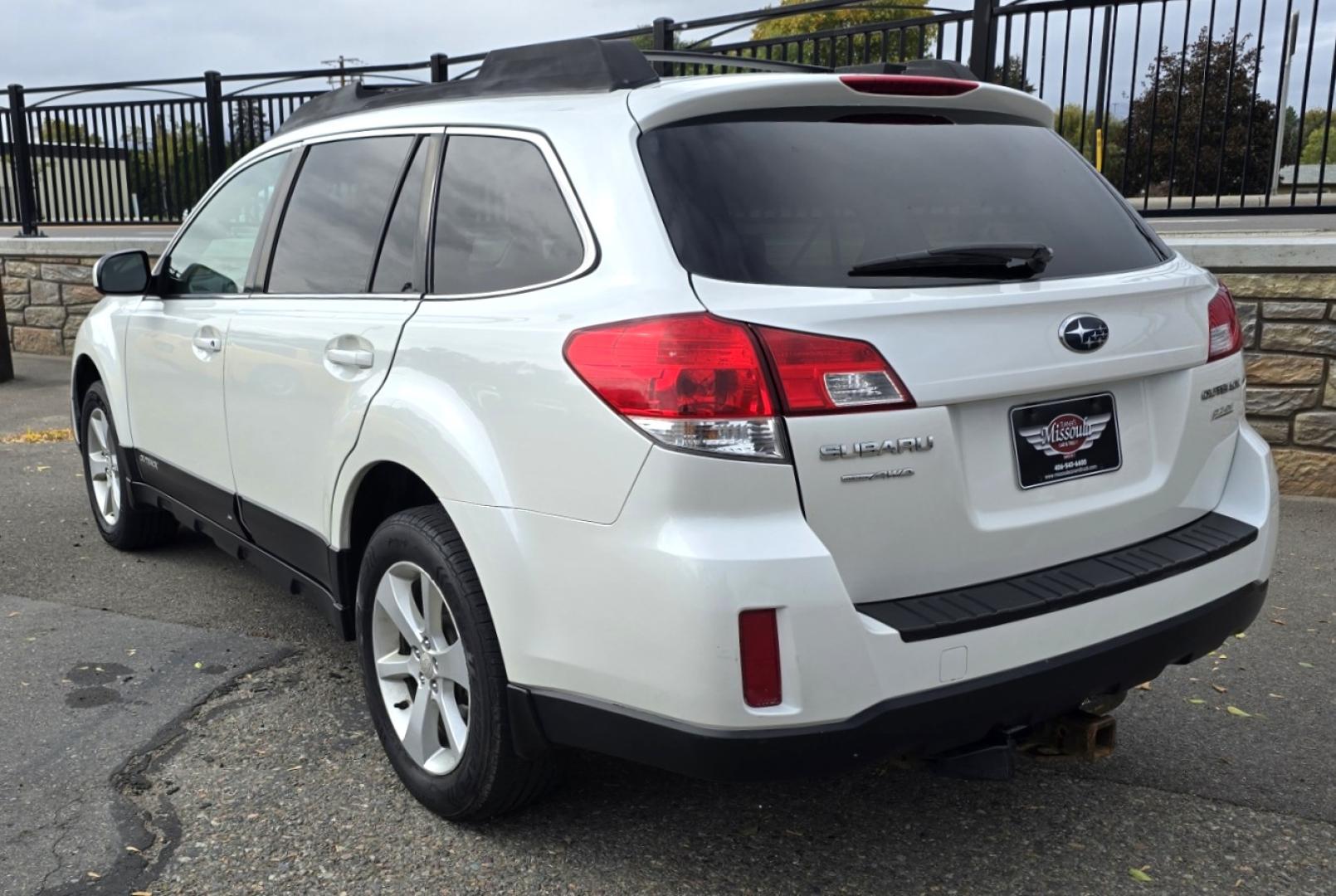 2013 White /White Subaru Outback 2.5I Premium (4S4BRBCC1D3) with an 2.5L H4 DOHC 16V engine, Automatic transmission, located at 450 N Russell, Missoula, MT, 59801, (406) 543-6600, 46.874496, -114.017433 - Very Clean 2 Owner AWD SUV. 2.5L H4 Engine. Automatic Transmission. Leather Seats. Heated Front Seats. Power Drivers Seat. Air. Cruise. Tilt. Power Windows and Locks. AM FM CD Player. Bluetooth. Steering Wheel Controls. We Finance through local Credit Unions. We do NOT offer In House (Buy Here P - Photo#9