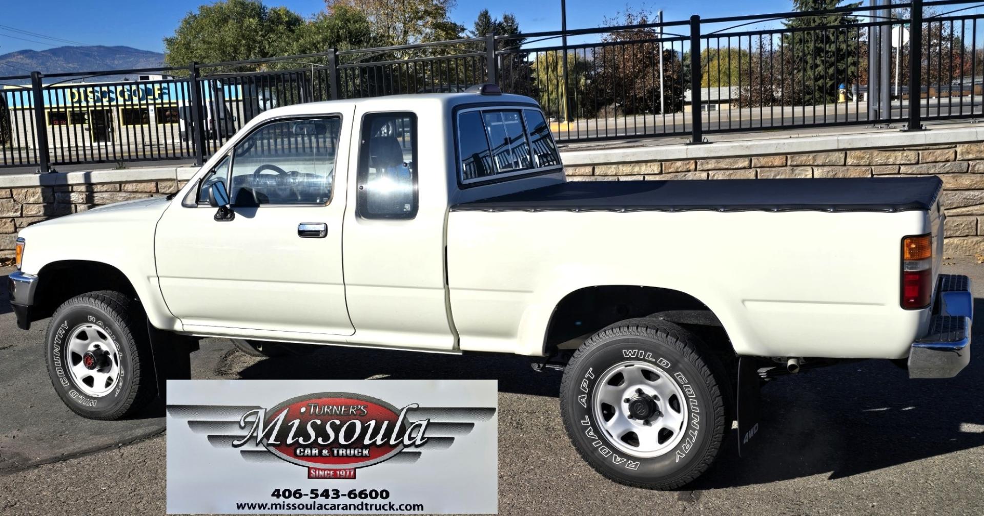 1994 White Toyota Pickup DLX Xtracab 4WD (JT4RN13PXR6) with an 2.4L L4 SOHC 8V engine, 5 Speed Manual transmission, located at 450 N Russell, Missoula, MT, 59801, (406) 543-6600, 46.874496, -114.017433 - Amazing truck ! Looks , runs ,drives and looks like it did in '94 56k actual miles New water pump and radiator shocks and bushings as well. Body is Excellent and Interior is Great! These trucks are some of the best ever made and extremely popular and increasing in value unlike almost everyth - Photo#5