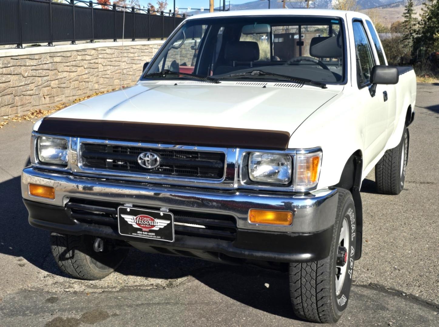 1994 White Toyota Pickup DLX Xtracab 4WD (JT4RN13PXR6) with an 2.4L L4 SOHC 8V engine, 5 Speed Manual transmission, located at 450 N Russell, Missoula, MT, 59801, (406) 543-6600, 46.874496, -114.017433 - Amazing truck ! Looks , runs ,drives and looks like it did in '94 56k actual miles New water pump and radiator shocks and bushings as well. Body is Excellent and Interior is Great! These trucks are some of the best ever made and extremely popular and increasing in value unlike almost everyth - Photo#7