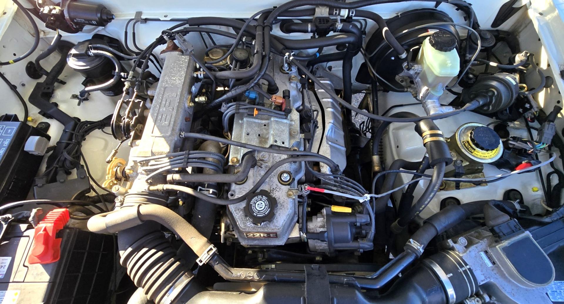 1994 White Toyota Pickup DLX Xtracab 4WD (JT4RN13PXR6) with an 2.4L L4 SOHC 8V engine, 5 Speed Manual transmission, located at 450 N Russell, Missoula, MT, 59801, (406) 543-6600, 46.874496, -114.017433 - Amazing truck ! Looks , runs ,drives and looks like it did in '94 56k actual miles New water pump and radiator shocks and bushings as well. Body is Excellent and Interior is Great! These trucks are some of the best ever made and extremely popular and increasing in value unlike almost everyth - Photo#19