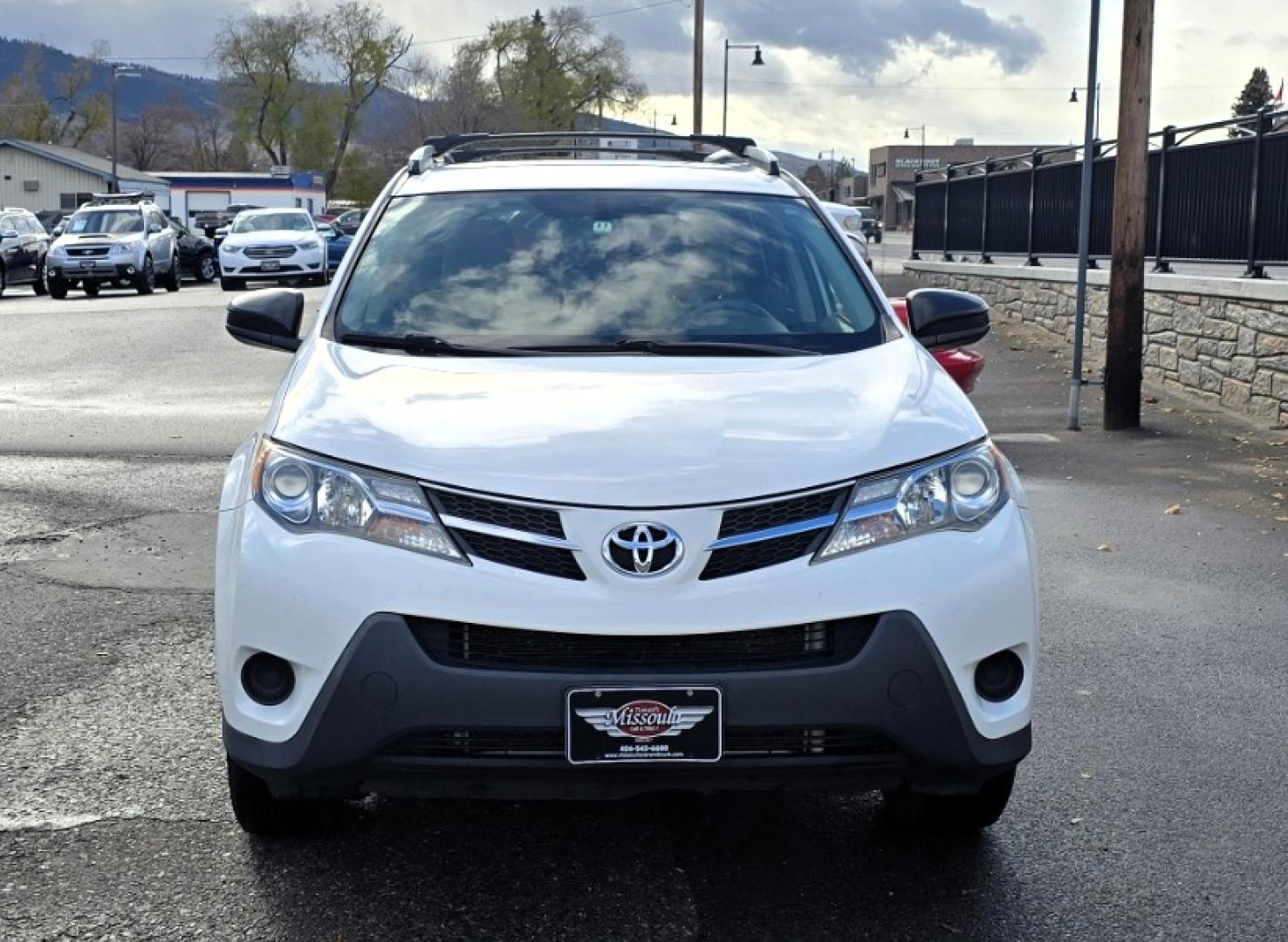 2013 White /Tan Toyota RAV4 LE AWD (JTMBFREV5D5) with an 2.5L L4 DOHC 16V engine, 6-Speed Automatic transmission, located at 450 N Russell, Missoula, MT, 59801, (406) 543-6600, 46.874496, -114.017433 - Extremely Clean 2 Owner AWD Toyota RAV4. 6 Speed Automatic Transmission. Air. Cruise. Tilt. Power Windows and Locks. AM FM CD Player. Bluetooth Audio and Phone. Backup Camera. Roof Rack. We Finance through local Credit Unions. We do NOT offer In House (Buy Here Pay Here) Financing. - Photo#5