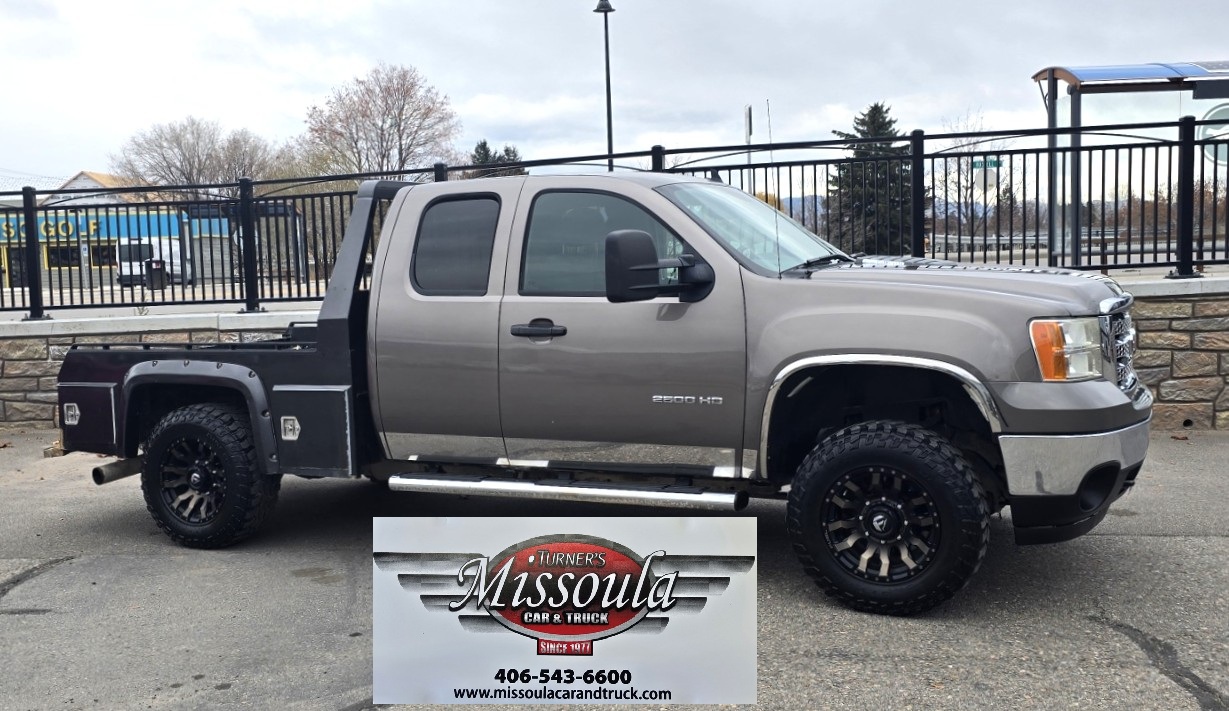 photo of 2013 GMC Sierra 2500HD SLE 4WD with New Duramax Diesel Engine 