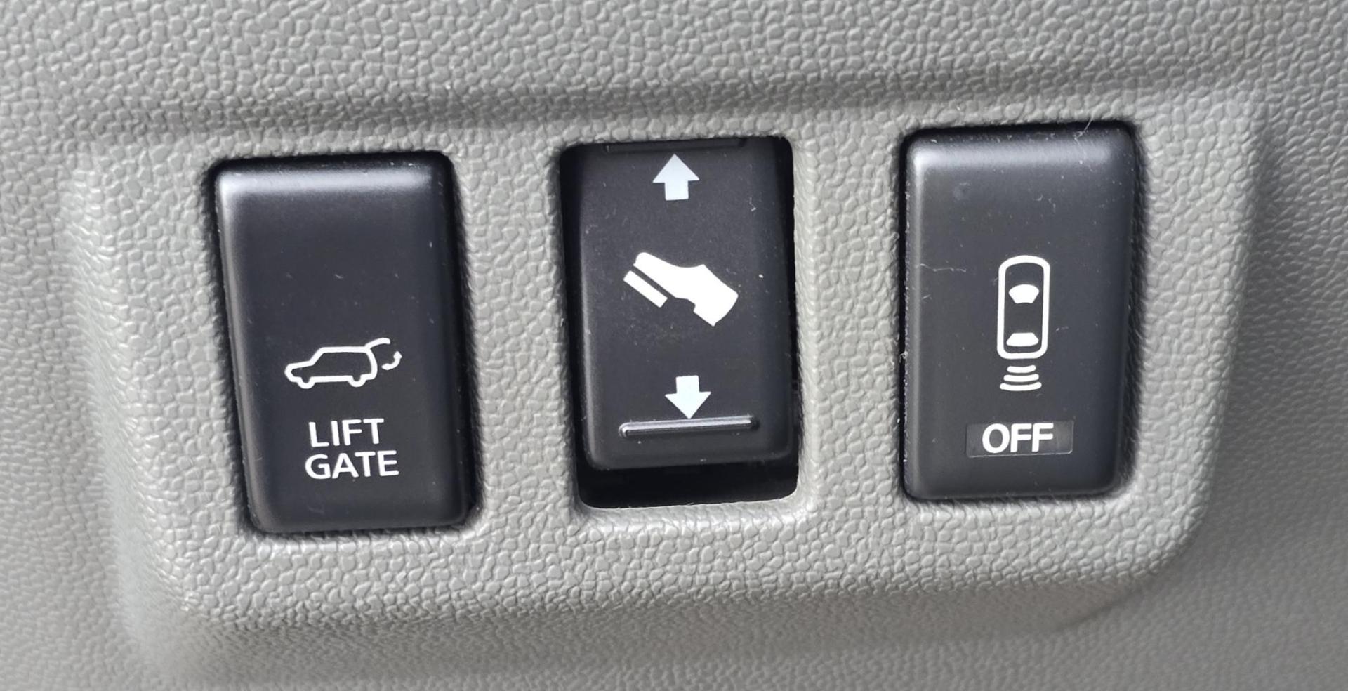 2004 Grey /Gray Nissan Armada LE 4WD (5N1AA08BX4N) with an 5.6L V8 DOHC 32V engine, 5-Speed Automatic Overdrive transmission, located at 450 N Russell, Missoula, MT, 59801, (406) 543-6600, 46.874496, -114.017433 - One Owner 4WD SUV. 5.6L V8 Engine. Loaded with features. CD Changer. Rear Entertainment. 3rd Row Seats, Heated Front Seats. Navigation. Power Sunroof. Running Boards. Dual Climate Control. Two Sets of tires and wheels. One of the sets is really only good for the wheels. The set on the vehicle is exc - Photo#17