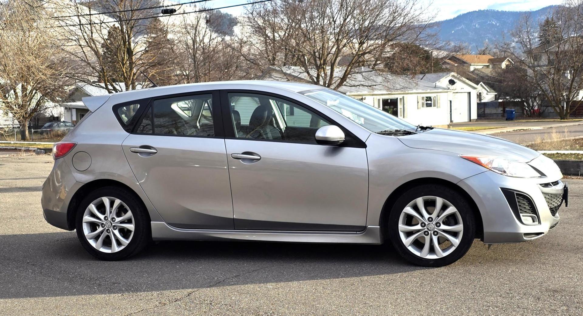 2010 Silver /Gray Mazda MAZDA3 S Sport (JM1BL1H50A1) with an 2.5L L4 DOHC 16V engine, Automatic transmission, located at 450 N Russell, Missoula, MT, 59801, (406) 543-6600, 46.874496, -114.017433 - Photo#2