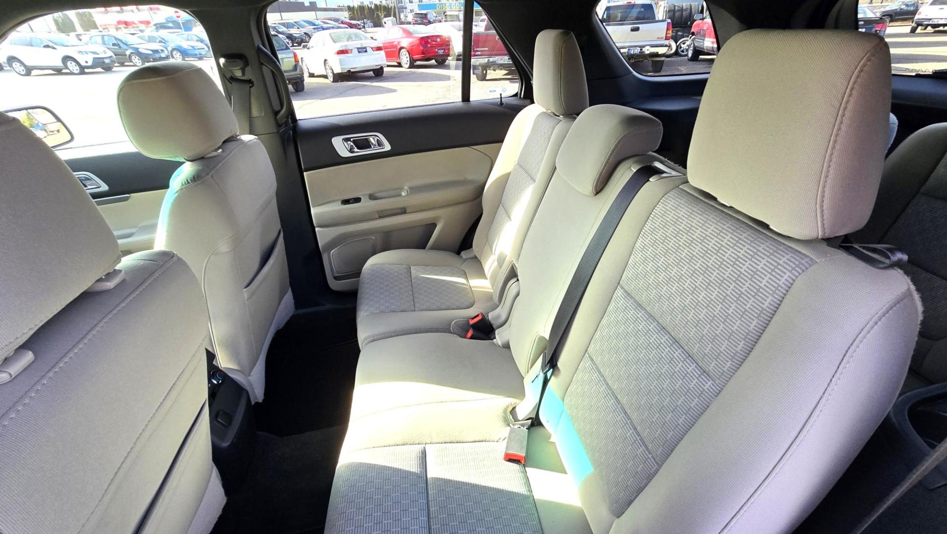 2012 Grey /Gray Ford Explorer XLT 4WD (1FMHK8D88CG) with an 3.5L V6 DOHC 24V engine, 6-Speed Automatic transmission, located at 450 N Russell, Missoula, MT, 59801, (406) 543-6600, 46.874496, -114.017433 - Clean AWD SUV. Zippy 3.5L V6 Engine. 6 Speed Automatic Transmission with Select Shift. 3rd Row Seating. Power Windows and Locks. AM FM CD Player. Bluetooth Audio and Phone Connection. Power Drivers Seat. Excellent Miles for it's age. Newer Firestone Tires. Clean Carfax and Title. We Finance thro - Photo#12