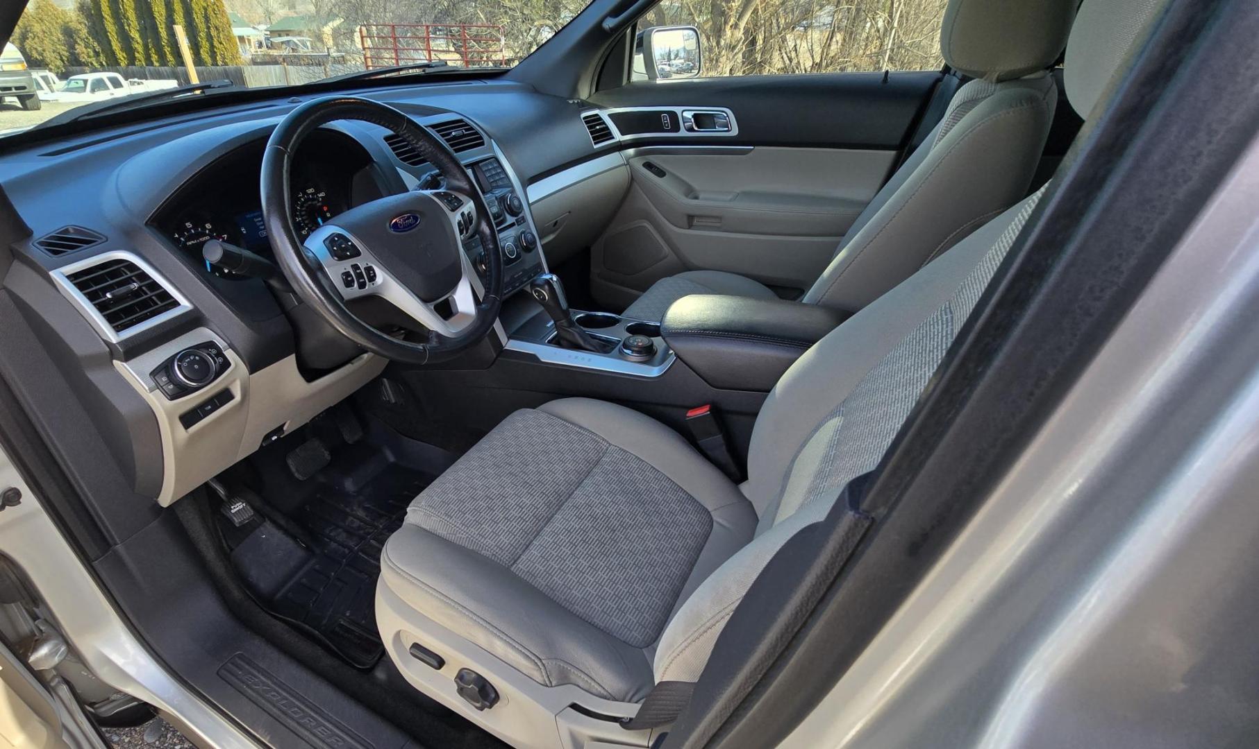 2012 Grey /Gray Ford Explorer XLT 4WD (1FMHK8D88CG) with an 3.5L V6 DOHC 24V engine, 6-Speed Automatic transmission, located at 450 N Russell, Missoula, MT, 59801, (406) 543-6600, 46.874496, -114.017433 - Clean AWD SUV. Zippy 3.5L V6 Engine. 6 Speed Automatic Transmission with Select Shift. 3rd Row Seating. Power Windows and Locks. AM FM CD Player. Bluetooth Audio and Phone Connection. Power Drivers Seat. Excellent Miles for it's age. Newer Firestone Tires. Clean Carfax and Title. We Finance thro - Photo#20