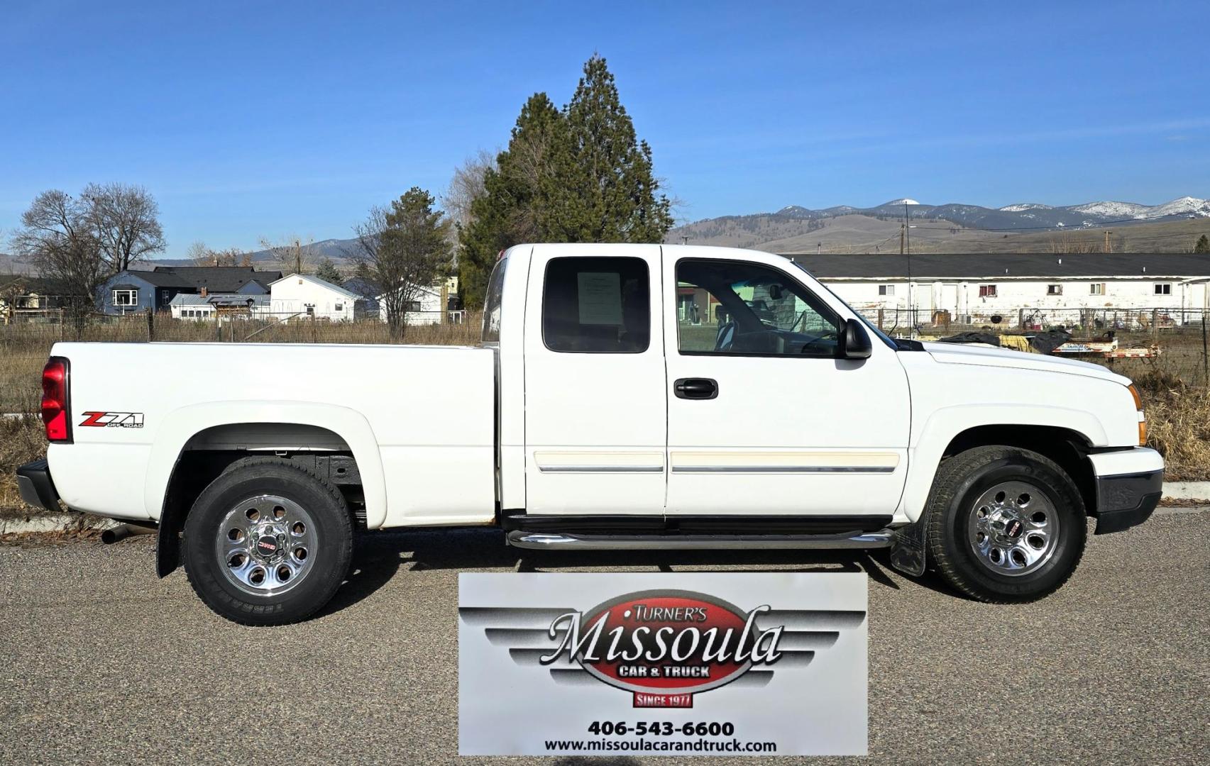 2006 White /Gray Chevrolet Silverado 1500 LS Ext. Cab 4WD (1GCEK19B46Z) with an 5.3L V8 OHV 16V engine, 4-Speed Automatic Overdrive transmission, located at 450 N Russell, Missoula, MT, 59801, (406) 543-6600, 46.874496, -114.017433 - 2006 Silverado 4WD. 5.3L V8 Engine. Automatic Transmission. Air Cruise. Tilt. Power Windows and Locks. Power Drivers Seat. The state of Montana misprinted the miles on the title when the truck came in from Canada so it has a Branded Title. The Miles are correct and do not exceed mechanical limits - Photo#0