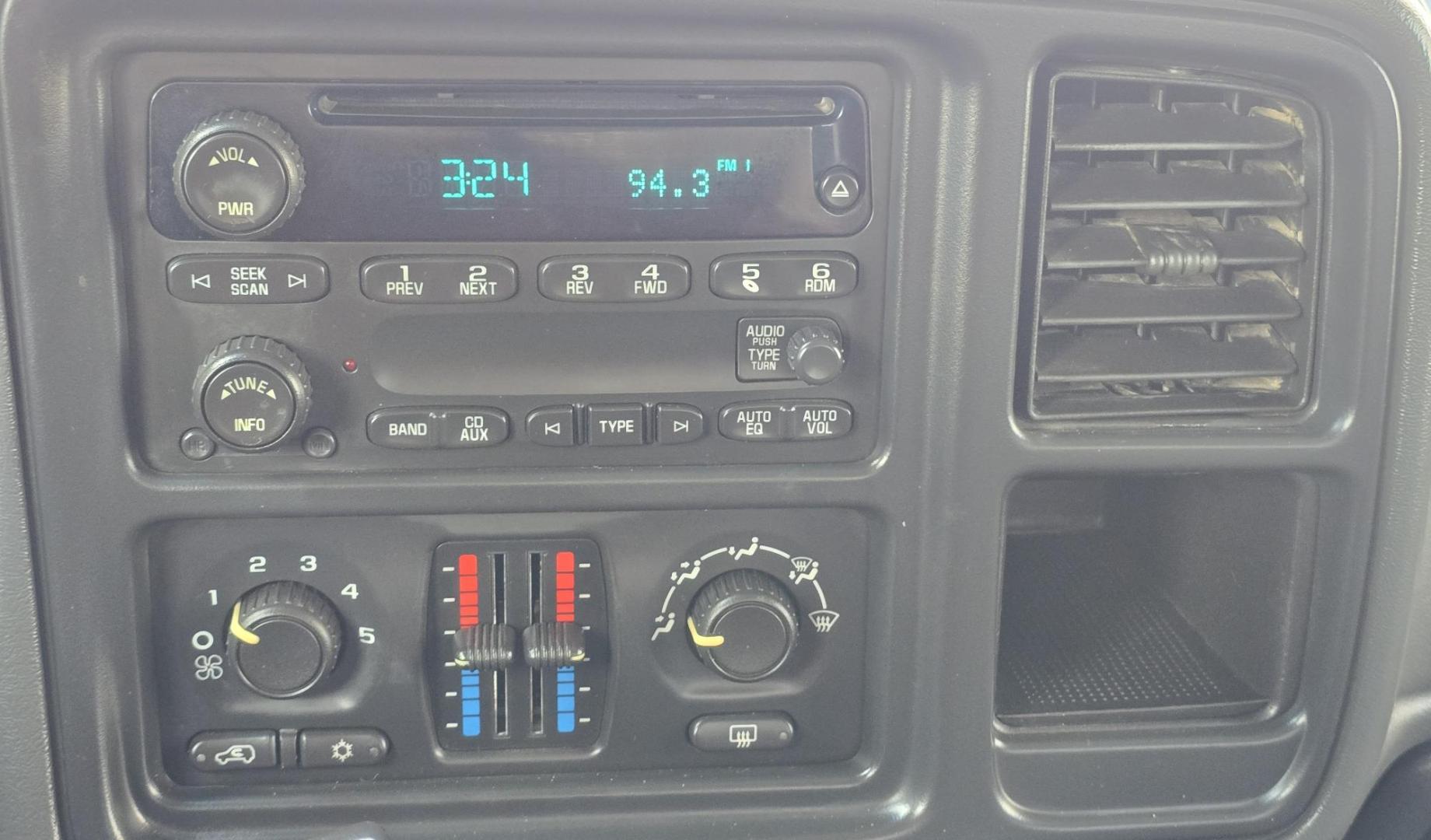 2006 White /Gray Chevrolet Silverado 1500 LS Ext. Cab 4WD (1GCEK19B46Z) with an 5.3L V8 OHV 16V engine, 4-Speed Automatic Overdrive transmission, located at 450 N Russell, Missoula, MT, 59801, (406) 543-6600, 46.874496, -114.017433 - 2006 Silverado 4WD. 5.3L V8 Engine. Automatic Transmission. Air Cruise. Tilt. Power Windows and Locks. Power Drivers Seat. The state of Montana misprinted the miles on the title when the truck came in from Canada so it has a Branded Title. The Miles are correct and do not exceed mechanical limits - Photo#10