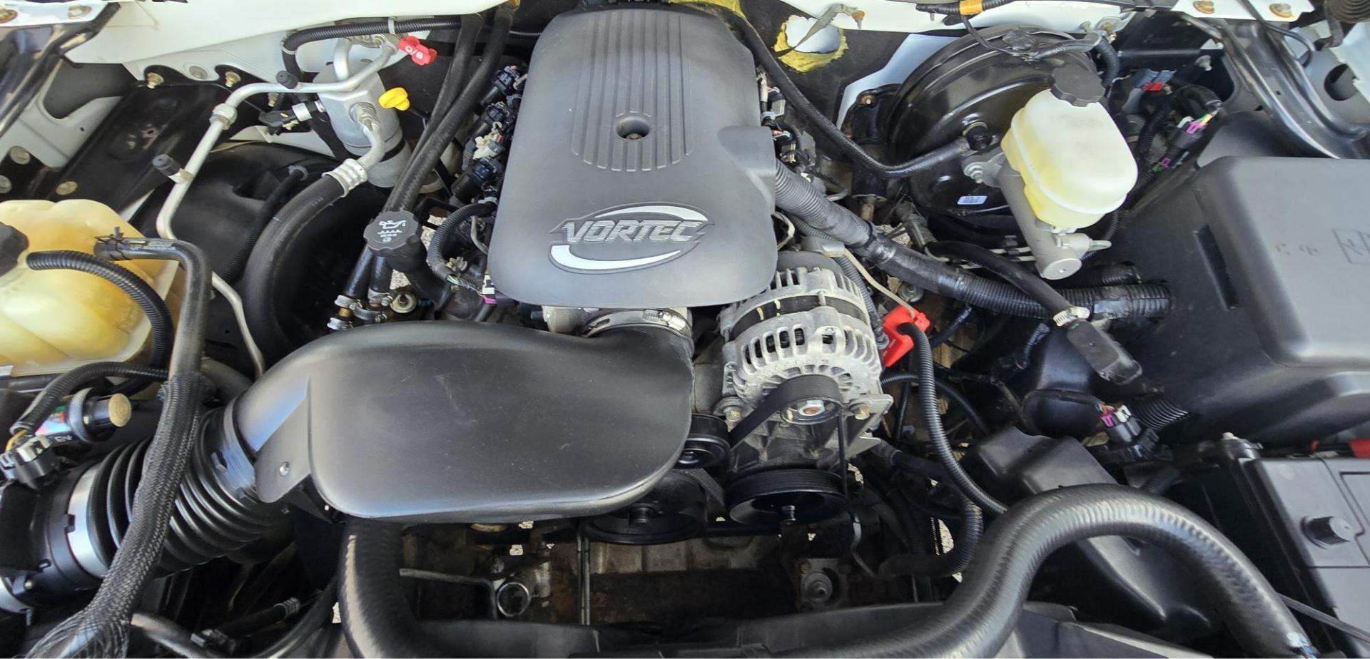 2006 White /Gray Chevrolet Silverado 1500 LS Ext. Cab 4WD (1GCEK19B46Z) with an 5.3L V8 OHV 16V engine, 4-Speed Automatic Overdrive transmission, located at 450 N Russell, Missoula, MT, 59801, (406) 543-6600, 46.874496, -114.017433 - 2006 Silverado 4WD. 5.3L V8 Engine. Automatic Transmission. Air Cruise. Tilt. Power Windows and Locks. Power Drivers Seat. The state of Montana misprinted the miles on the title when the truck came in from Canada so it has a Branded Title. The Miles are correct and do not exceed mechanical limits - Photo#18