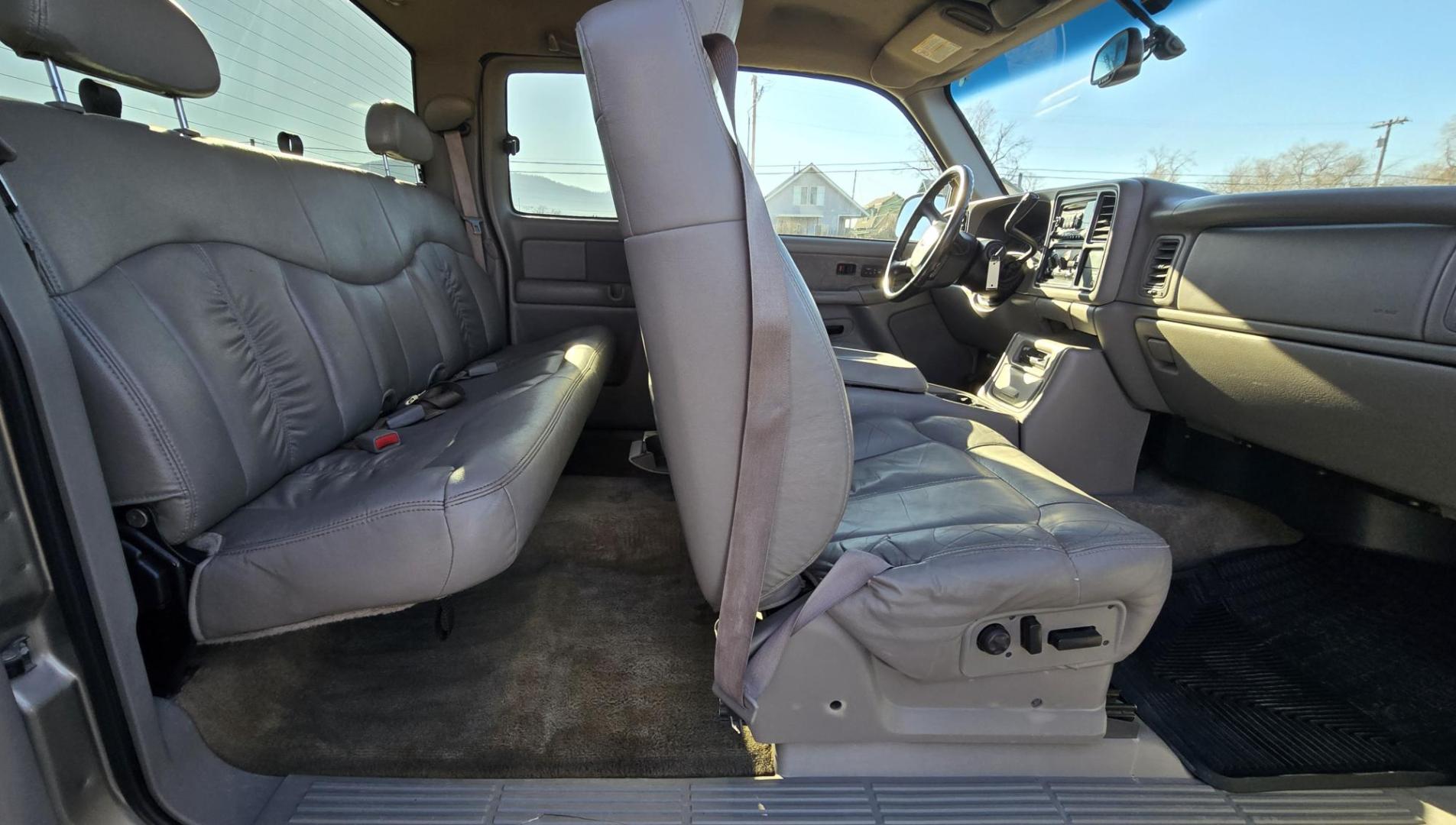 2002 Pewter /Gray GMC Sierra 1500 SLT Ext. Cab 4WD (1GTEK19T52E) with an 5.3L V8 OHV 16V engine, 4-Speed Automatic Overdrive transmission, located at 450 N Russell, Missoula, MT, 59801, (406) 543-6600, 46.874496, -114.017433 - Clean 3 Owner 4WD Chevy. 5.3L V8 Engine. Automatic Transmission. Air. Cruise. Tilt. Power Windows and Locks. Leather Memory Seats. Heated Front Seats. AM FM CD Cassette Player. Truck Runs and drives fantastic. Excellent Tires. Clean Title and Carfax. Because of the age, our lenders do NOT offer - Photo#8