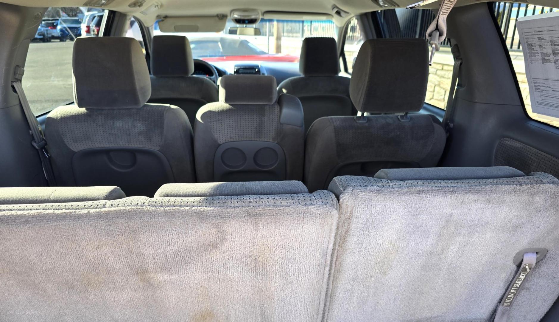 2009 Green /Gray Toyota Sienna CE FWD 7-Passenger (5TDZK23C29S) with an 3.5L V6 EFI DOHC 24V engine, 5-Speed Automatic transmission, located at 450 N Russell, Missoula, MT, 59801, (406) 543-6600, 46.874496, -114.017433 - One of the nicer vehicles we have on the lot. Clean, Straight and Drives like a Dream. It's in such excellent condition it's hard to believe it has a Salvage Title. After a minor accident in 2017, the Insurance Company declared it a total loss. The minor damage was repaired and this Van is exception - Photo#8