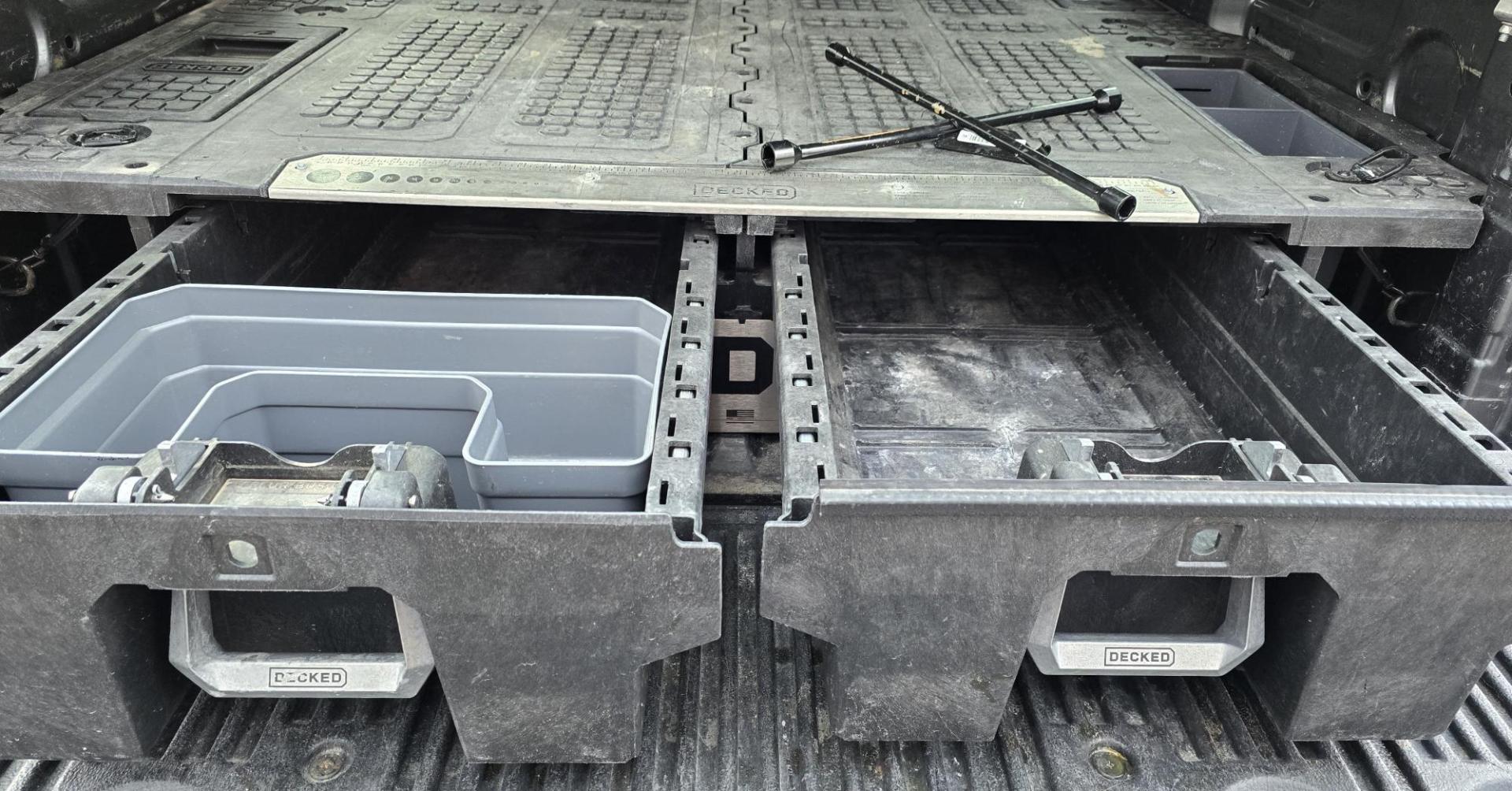 2018 Grey /Gray Nissan Titan S Crew Cab 4WD (1N6AA1EJ5JN) with an 5.6L V8 DOHC 32V engine, 6 Speed Automatic transmission, located at 450 N Russell, Missoula, MT, 59801, (406) 543-6600, 46.874496, -114.017433 - 2018 Nissan Titan 4WD with powerful 5.7L V8 Engine. 6 Speed Automatic Transmission. Nice Topper with a Decked Brand Slide out tool Box. Air. Cruise. Tilt. AM FM CD PLayer with Bluetooth Audio and Phone Connection. Backup Camera. New Tires. Towing. Running Boards. Clean Title and Carfax. We Finan - Photo#9