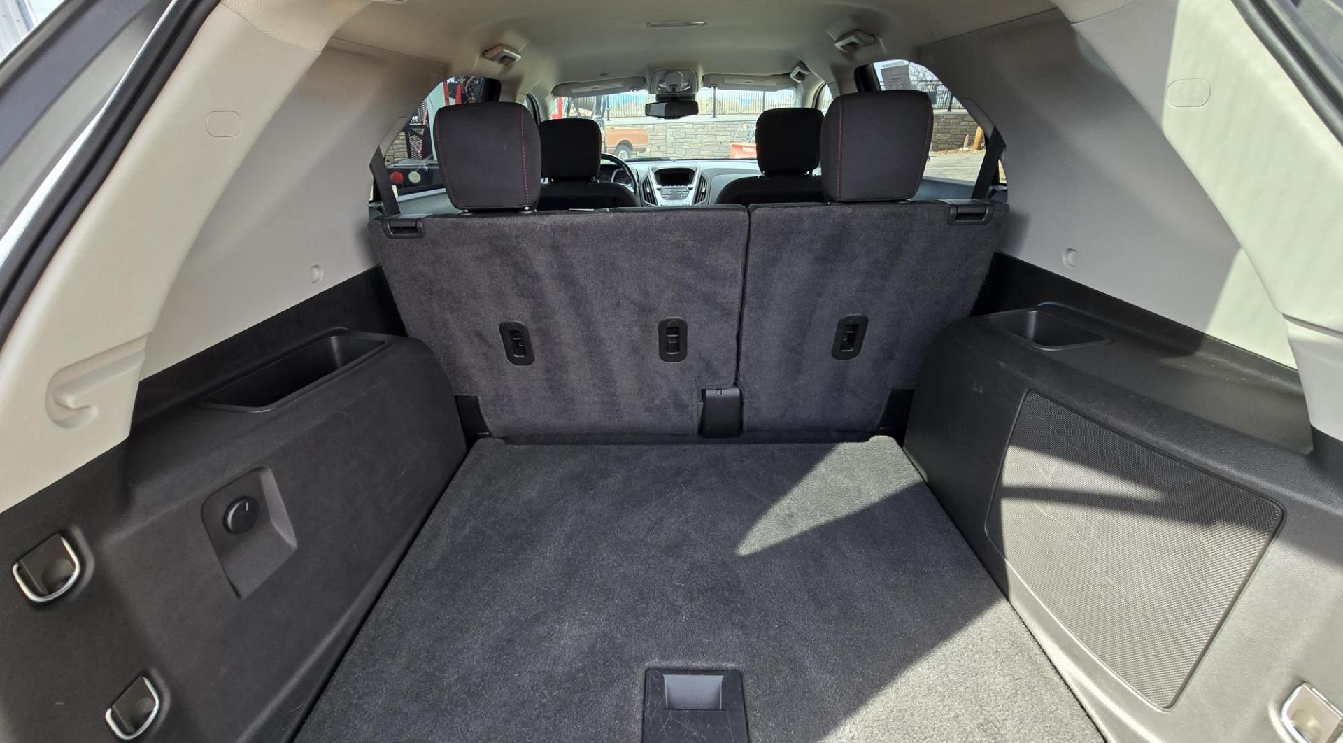 2015 White /Black Chevrolet Equinox LT (2GNFLFEK3F6) with an 2.4L I4 engine, Transmission transmission, located at 450 N Russell, Missoula, MT, 59801, (406) 543-6600, 46.874496, -114.017433 - Photo#14