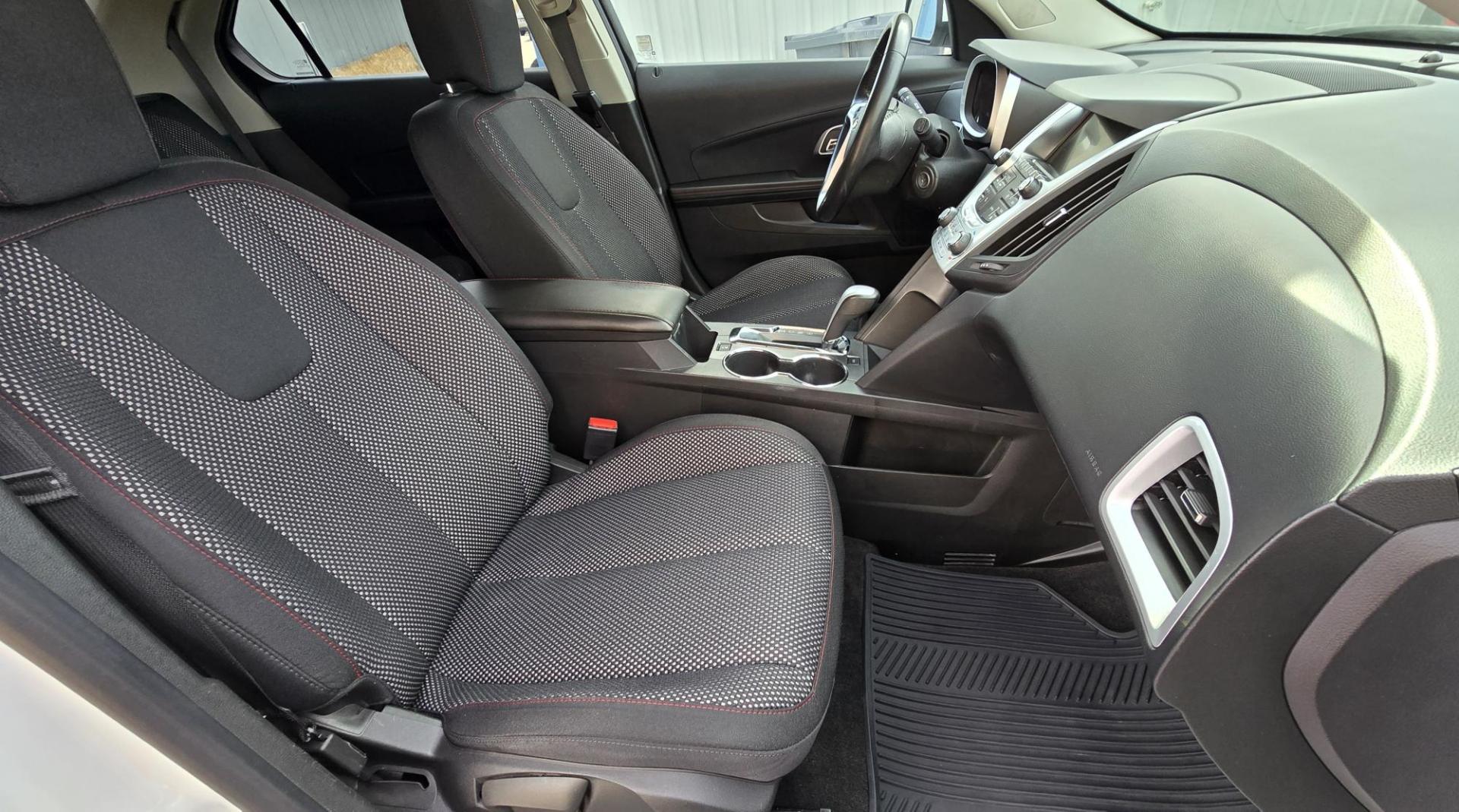 2015 White /Black Chevrolet Equinox LT (2GNFLFEK3F6) with an 2.4L I4 engine, Transmission transmission, located at 450 N Russell, Missoula, MT, 59801, (406) 543-6600, 46.874496, -114.017433 - Photo#16