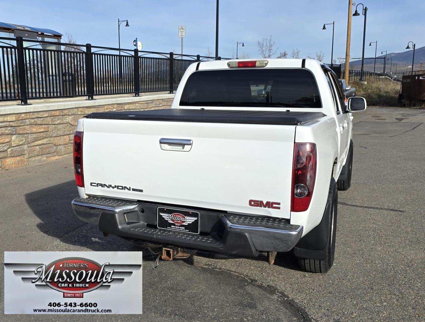 2011 White /Black GMC Canyon SLE Crew Cab 4WD (1GTH6MFE1B8) with an 3.7L L5 DOHC 20V engine, Automatic transmission, located at 450 N Russell, Missoula, MT, 59801, (406) 543-6600, 46.874496, -114.017433 - Very Desirable Sized 4WD Pickup. 3.7L I5 Engine. Automatic Transmission. Air. Cruise. Tilt. Power Windows and Locks. Tonnreau Cover. Excellent Tread Tires. Clean Title and Carfax. We Finance through local Credit Unions. We do NOT offer In House (Buy Here Pay Here) Financing. - Photo#4