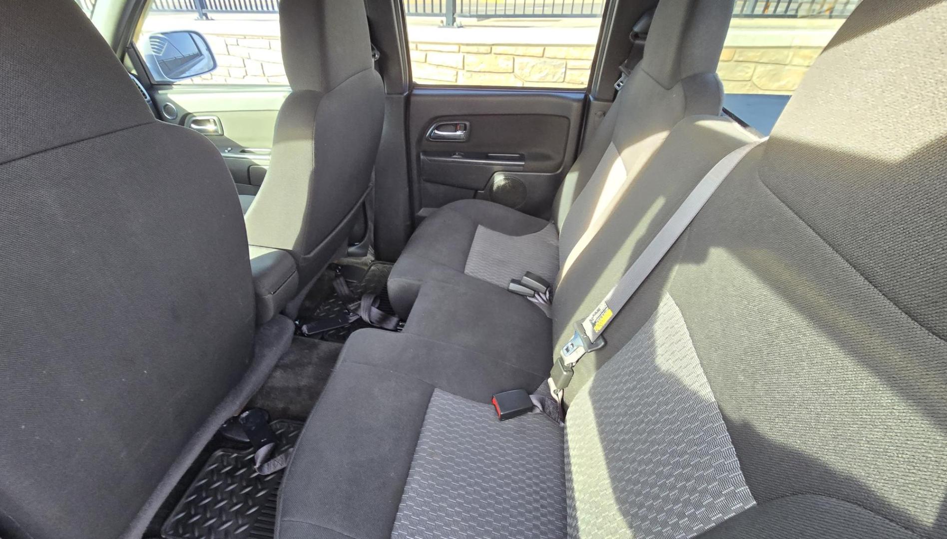 2011 White /Black GMC Canyon SLE Crew Cab 4WD (1GTH6MFE1B8) with an 3.7L L5 DOHC 20V engine, Automatic transmission, located at 450 N Russell, Missoula, MT, 59801, (406) 543-6600, 46.874496, -114.017433 - Very Desirable Sized 4WD Pickup. 3.7L I5 Engine. Automatic Transmission. Air. Cruise. Tilt. Power Windows and Locks. Tonnreau Cover. Excellent Tread Tires. Clean Title and Carfax. We Finance through local Credit Unions. We do NOT offer In House (Buy Here Pay Here) Financing. - Photo#11