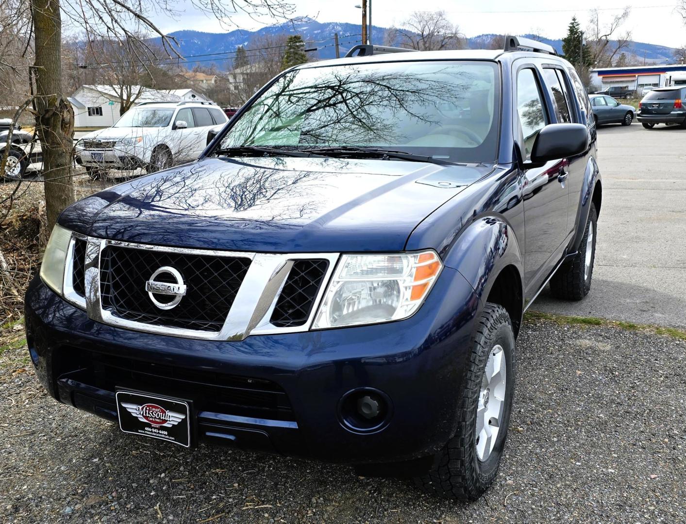 2011 Blue /Tan Nissan Pathfinder LE 4WD (5N1AR1NBXBC) with an 4.0L V6 DOHC 24V engine, 5-Speed Automatic transmission, located at 450 N Russell, Missoula, MT, 59801, (406) 543-6600, 46.874496, -114.017433 - Desirable 4WD SUV with 3rd Row Seats. 4.0L V6 Engine. 5 Speed Automatic Transmission. Air Conditioning. Power Windows and Locks. Good miles for the year. Runs and Drives Amazing. We Finance through local Credit Unions. We do NOT offer In House (Buy Here Pay Here) Financing. - Photo#9