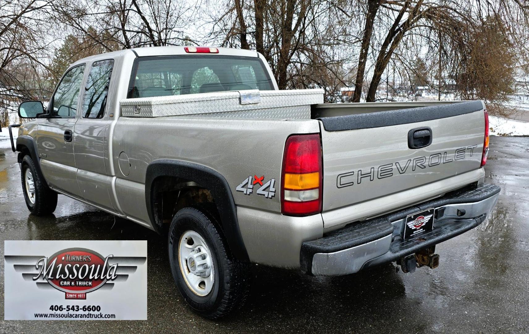 2002 Pewter /Gray Chevrolet Silverado 2500 Ext. Cab 4WD (1GCGK29UX2Z) with an 6.0L V8 OHV 16V engine, 4-Speed Automatic Overdrive transmission, located at 450 N Russell, Missoula, MT, 59801, (406) 543-6600, 46.874496, -114.017433 - Former State of Montana 3/4 Ton 4WD. So it has had excellent maintenance. Strong 6.0L V8 Engine. This Engine did NOT have the problematic cylinder deactivation system. Automatic Transmission. Air Conditioning. Old School Crank Windows for those who like things simple. AM FM Radio. Nice Grill Guar - Photo#4