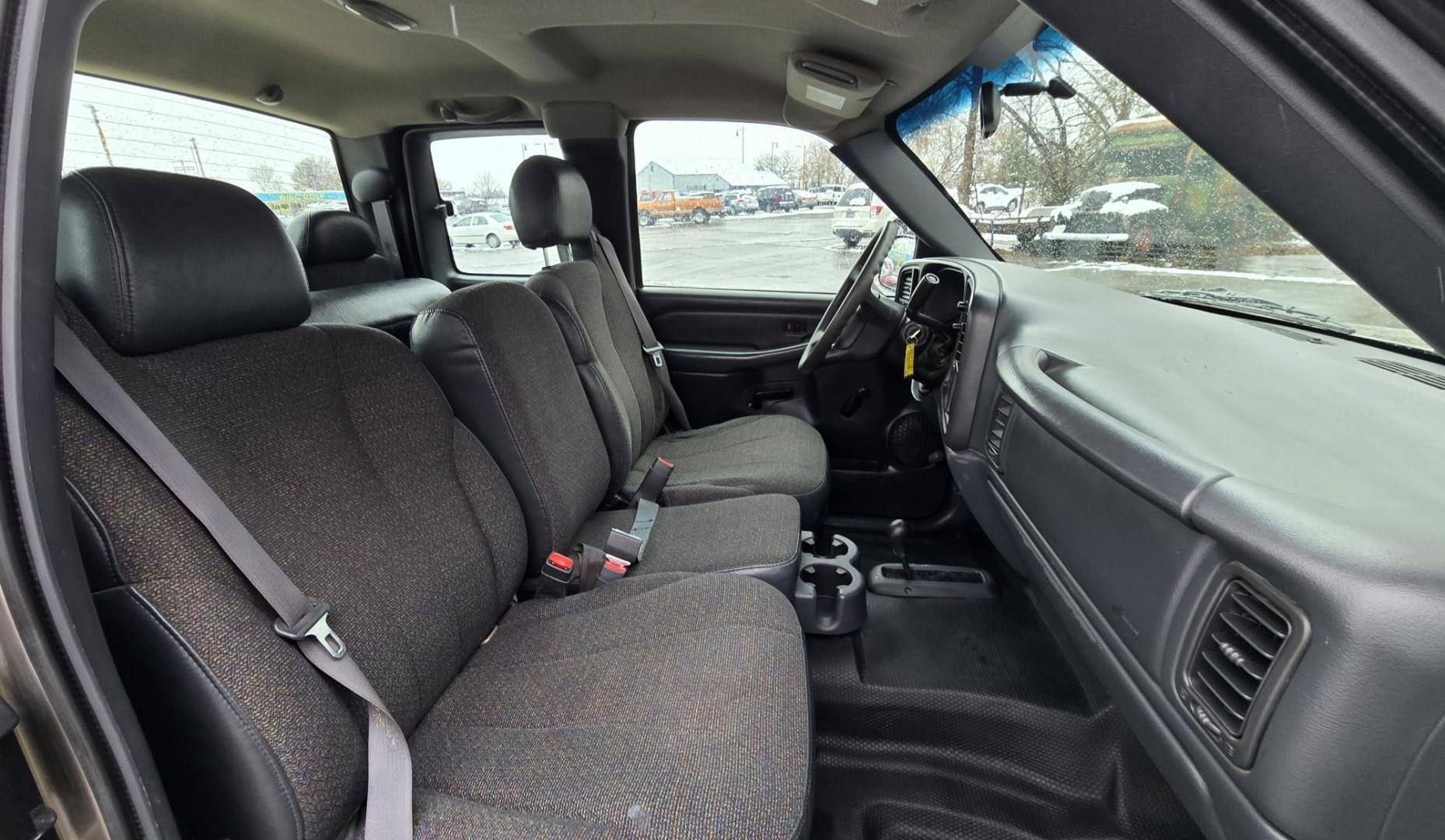 2002 Pewter /Gray Chevrolet Silverado 2500 Ext. Cab 4WD (1GCGK29UX2Z) with an 6.0L V8 OHV 16V engine, 4-Speed Automatic Overdrive transmission, located at 450 N Russell, Missoula, MT, 59801, (406) 543-6600, 46.874496, -114.017433 - Former State of Montana 3/4 Ton 4WD. So it has had excellent maintenance. Strong 6.0L V8 Engine. This Engine did NOT have the problematic cylinder deactivation system. Automatic Transmission. Air Conditioning. Old School Crank Windows for those who like things simple. AM FM Radio. Nice Grill Guar - Photo#8