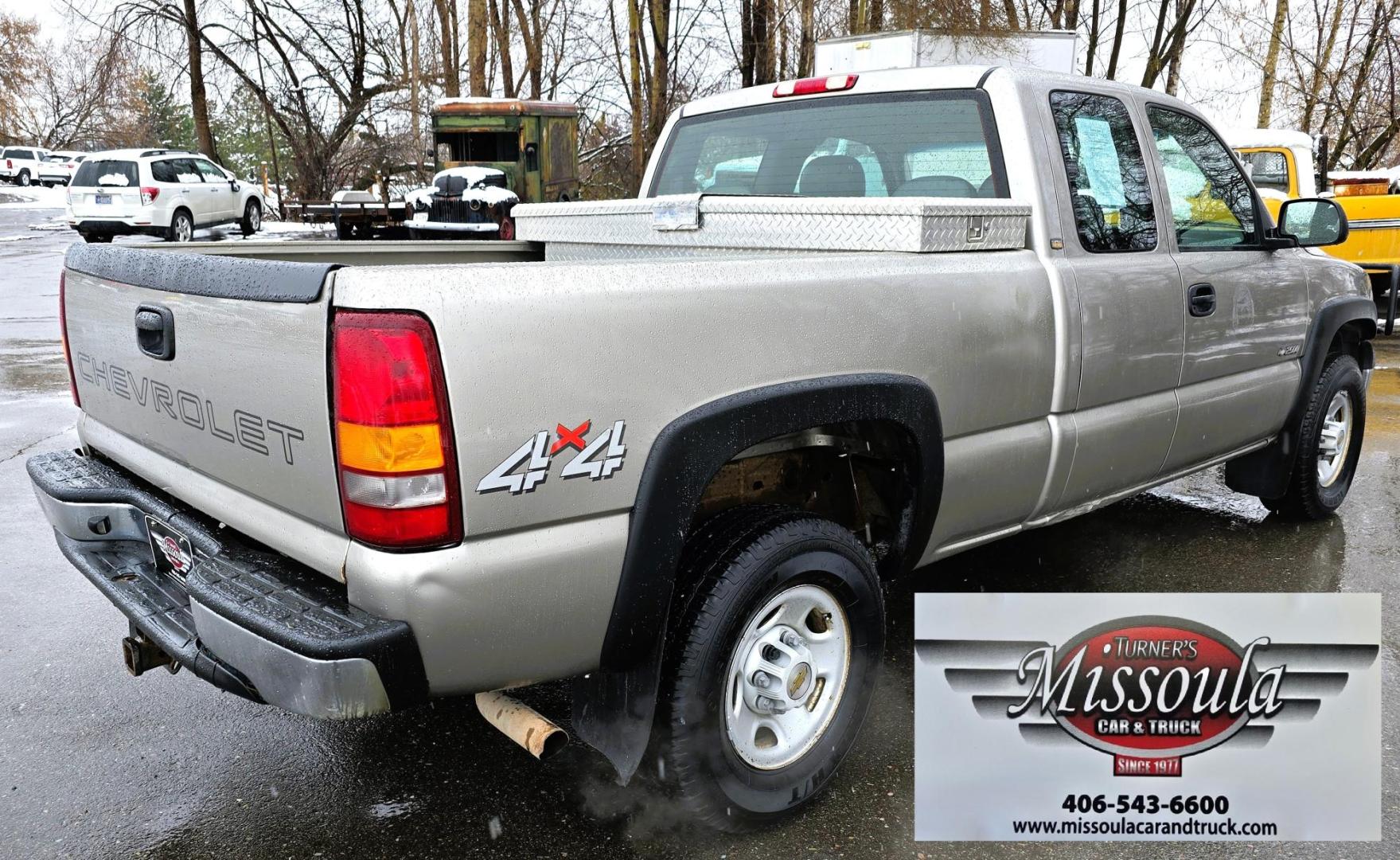 2002 Pewter /Gray Chevrolet Silverado 2500 Ext. Cab 4WD (1GCGK29UX2Z) with an 6.0L V8 OHV 16V engine, 4-Speed Automatic Overdrive transmission, located at 450 N Russell, Missoula, MT, 59801, (406) 543-6600, 46.874496, -114.017433 - Former State of Montana 3/4 Ton 4WD. So it has had excellent maintenance. Strong 6.0L V8 Engine. This Engine did NOT have the problematic cylinder deactivation system. Automatic Transmission. Air Conditioning. Old School Crank Windows for those who like things simple. AM FM Radio. Nice Grill Guar - Photo#6