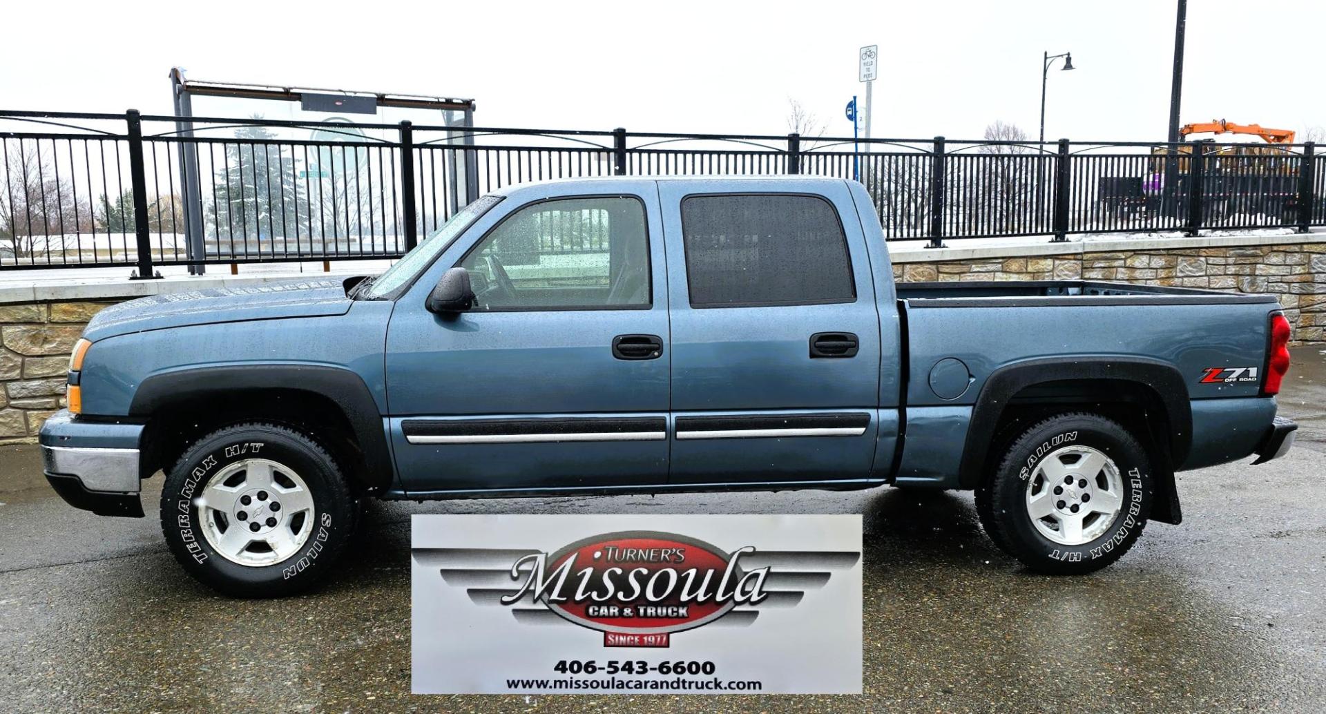 2006 Blue /Gray Chevrolet Silverado 1500 LS2 Crew Cab 4WD (2GCEK13T961) with an 5.3L V8 OHV 16V engine, 4-Speed Automatic Overdrive transmission, located at 450 N Russell, Missoula, MT, 59801, (406) 543-6600, 46.874496, -114.017433 - Very Nice 4WD Chevy with the Z71 Off-Road Package. 5.3L V8 Engine that has a 120K miles on it. Automatic Transmission. Power drivers Seat. Can Switch between 2WD, Auto 4WD and 4WD with a push of the button. Air Conditioning. Cruise Control. Power Windows and Locks. AM FM CD Player. Interior is very - Photo#2