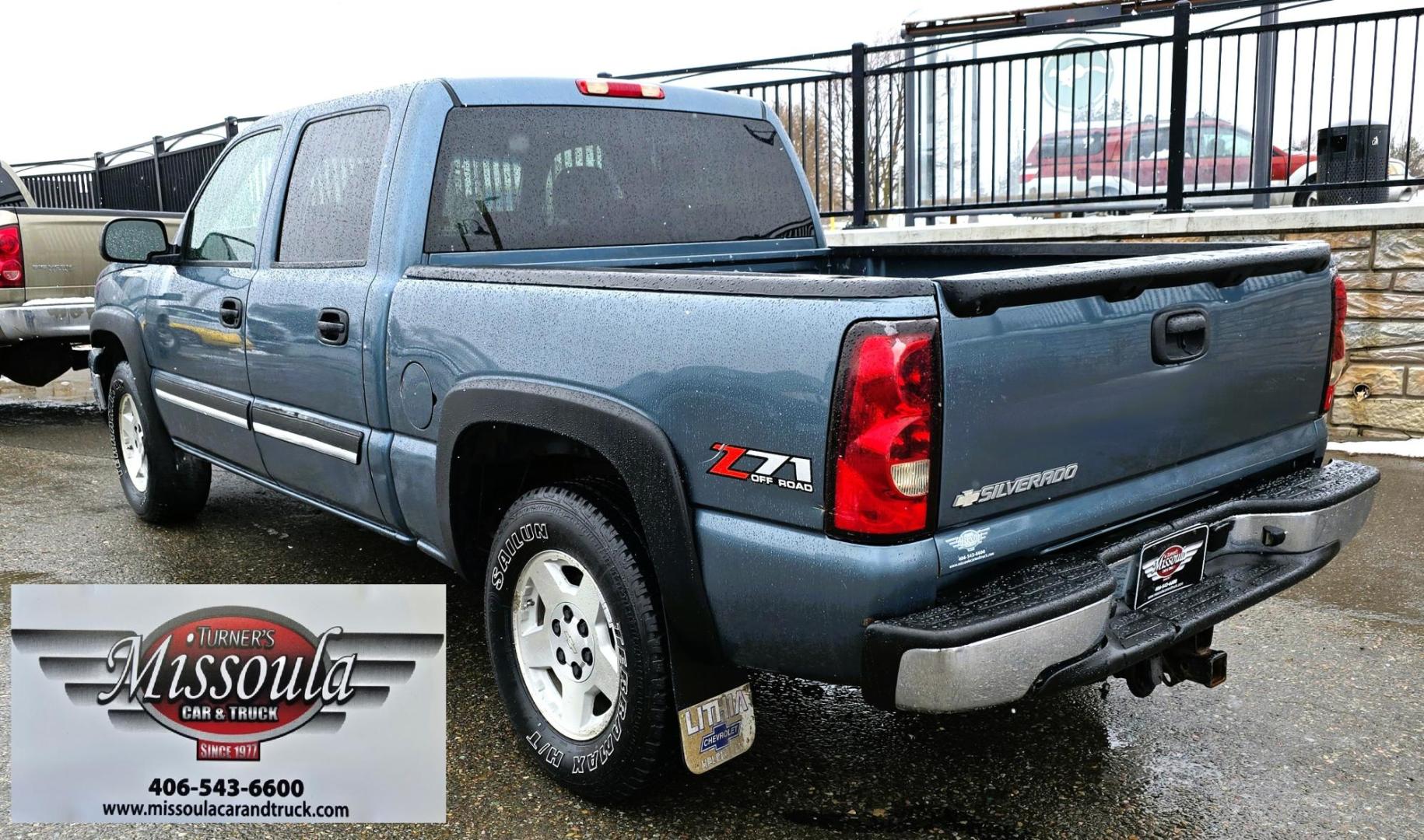 2006 Blue /Gray Chevrolet Silverado 1500 LS2 Crew Cab 4WD (2GCEK13T961) with an 5.3L V8 OHV 16V engine, 4-Speed Automatic Overdrive transmission, located at 450 N Russell, Missoula, MT, 59801, (406) 543-6600, 46.874496, -114.017433 - Very Nice 4WD Chevy with the Z71 Off-Road Package. 5.3L V8 Engine that has a 120K miles on it. Automatic Transmission. Power drivers Seat. Can Switch between 2WD, Auto 4WD and 4WD with a push of the button. Air Conditioning. Cruise Control. Power Windows and Locks. AM FM CD Player. Interior is very - Photo#7