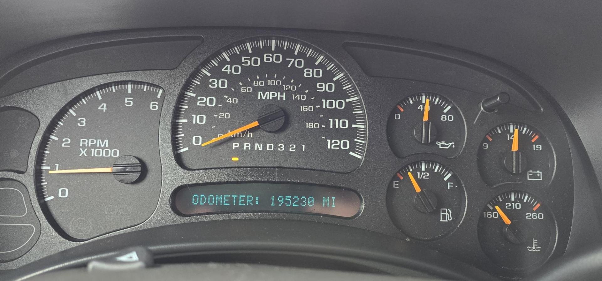 2006 Blue /Gray Chevrolet Silverado 1500 LS2 Crew Cab 4WD (2GCEK13T961) with an 5.3L V8 OHV 16V engine, 4-Speed Automatic Overdrive transmission, located at 450 N Russell, Missoula, MT, 59801, (406) 543-6600, 46.874496, -114.017433 - Very Nice 4WD Chevy with the Z71 Off-Road Package. 5.3L V8 Engine that has a 120K miles on it. Automatic Transmission. Power drivers Seat. Can Switch between 2WD, Auto 4WD and 4WD with a push of the button. Air Conditioning. Cruise Control. Power Windows and Locks. AM FM CD Player. Interior is very - Photo#15