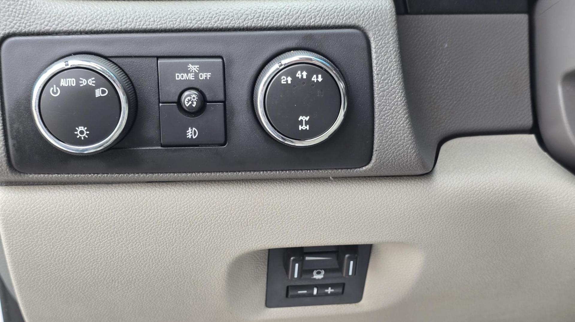 2013 White /Tan GMC Sierra 2500HD SLT Crew Cab 4WD (1GT121EG3DF) with an 6.0L V8 OHV 16V FFV engine, 6-Speed Automatic transmission, located at 450 N Russell, Missoula, MT, 59801, (406) 543-6600, 46.874496, -114.017433 - Very Clean 3/4 Ton 4WD Crewcab. Beefy 6.0L V8 Engine. 6 Speed Automatic Transmission. Power Heated Front Seats. Leather Seats. Navigation. Bluetooth Audio and Phone. AM FM CD Player. Backup Camera. Air. cruise. Tilt. Power Windows and Locks. Remote Start. Nice Custom Wheels. Grill Guard. Running Boa - Photo#15