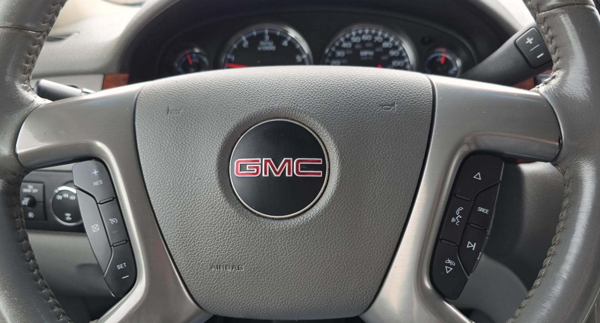 2013 White /Tan GMC Sierra 2500HD SLT Crew Cab 4WD (1GT121EG3DF) with an 6.0L V8 OHV 16V FFV engine, 6-Speed Automatic transmission, located at 450 N Russell, Missoula, MT, 59801, (406) 543-6600, 46.874496, -114.017433 - Very Clean 3/4 Ton 4WD Crewcab. Beefy 6.0L V8 Engine. 6 Speed Automatic Transmission. Power Heated Front Seats. Leather Seats. Navigation. Bluetooth Audio and Phone. AM FM CD Player. Backup Camera. Air. cruise. Tilt. Power Windows and Locks. Remote Start. Nice Custom Wheels. Grill Guard. Running Boa - Photo#18