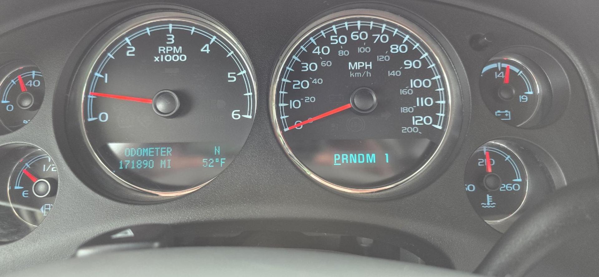 2013 White /Tan GMC Sierra 2500HD SLT Crew Cab 4WD (1GT121EG3DF) with an 6.0L V8 OHV 16V FFV engine, 6-Speed Automatic transmission, located at 450 N Russell, Missoula, MT, 59801, (406) 543-6600, 46.874496, -114.017433 - Very Clean 3/4 Ton 4WD Crewcab. Beefy 6.0L V8 Engine. 6 Speed Automatic Transmission. Power Heated Front Seats. Leather Seats. Navigation. Bluetooth Audio and Phone. AM FM CD Player. Backup Camera. Air. cruise. Tilt. Power Windows and Locks. Remote Start. Nice Custom Wheels. Grill Guard. Running Boa - Photo#19