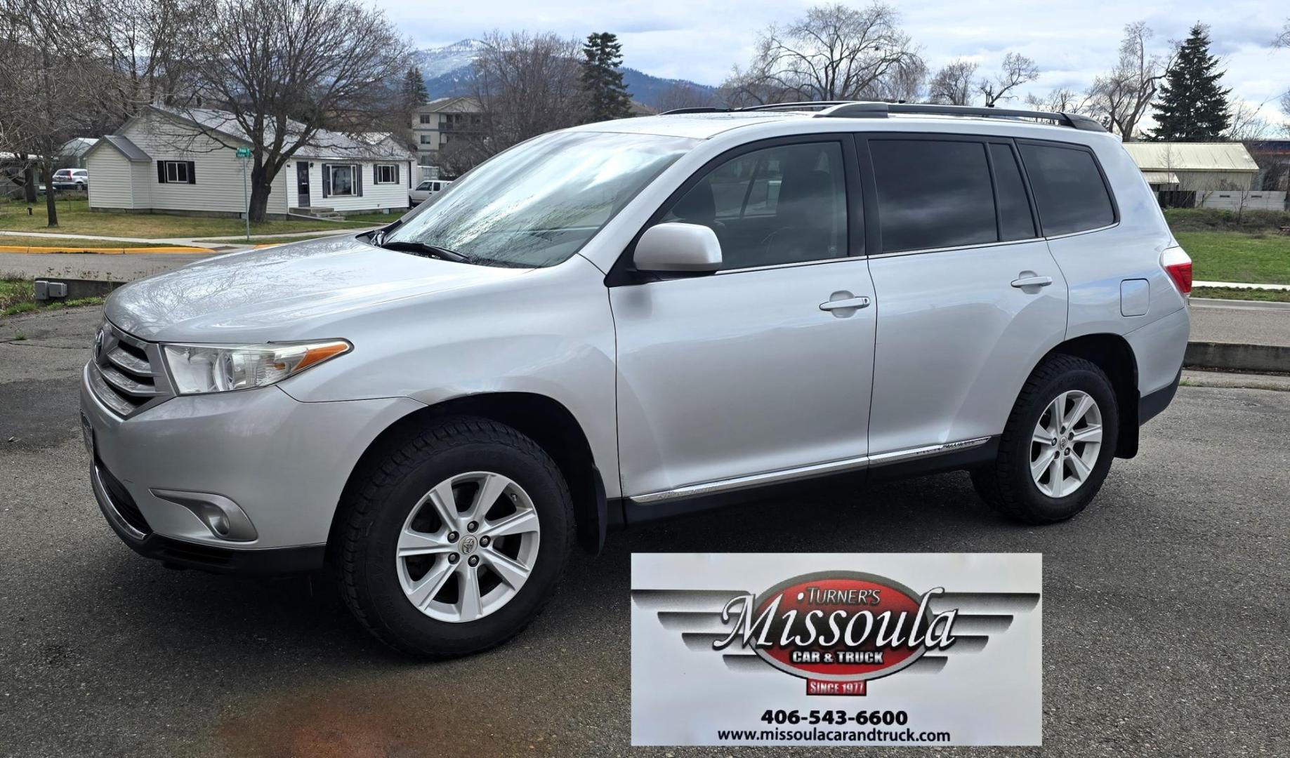 2012 Silver /Black Toyota Highlander Base 4WD (5TDBK3EH0CS) with an 3.5L V6 DOHC 24V engine, 5-Speed Automatic transmission, located at 450 N Russell, Missoula, MT, 59801, (406) 543-6600, 46.874496, -114.017433 - Highly Desirable AWD Toyota Highlander. Very Dependable 3.5L V6 Engine. Automatic Transmission. 3rd Row Seat. Power Sunroof. Heated Front Seats. Power Drivers Seat. Backup Camera. AM FM CD Player, Bluetooth. Power Windows and Locks. It's a Toyota so it won't last long. We Finance through local C - Photo#2