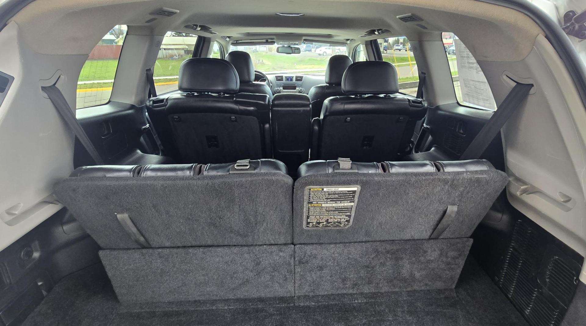 2012 Silver /Black Toyota Highlander Base 4WD (5TDBK3EH0CS) with an 3.5L V6 DOHC 24V engine, 5-Speed Automatic transmission, located at 450 N Russell, Missoula, MT, 59801, (406) 543-6600, 46.874496, -114.017433 - Highly Desirable AWD Toyota Highlander. Very Dependable 3.5L V6 Engine. Automatic Transmission. 3rd Row Seat. Power Sunroof. Heated Front Seats. Power Drivers Seat. Backup Camera. AM FM CD Player, Bluetooth. Power Windows and Locks. It's a Toyota so it won't last long. We Finance through local C - Photo#10