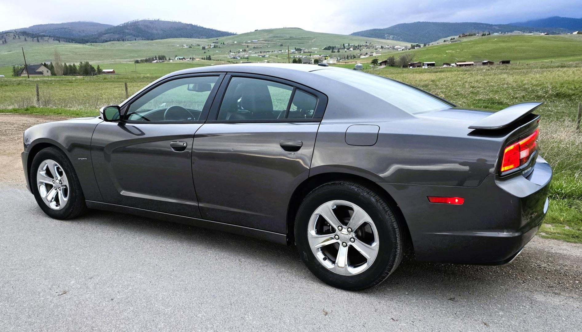 2013 Grey /Black Dodge Charger R/T (2C3CDXCT3DH) with an 5.7L V8 OHV 16V engine, 5-Speed Automatic transmission, located at 450 N Russell, Missoula, MT, 59801, (406) 543-6600, 46.874496, -114.017433 - Yup! It's Got a Hemi. Modern Muscle. Zippy 5.7 V8 Engine. Good Miles for it's age. Leather Package. Front Heated and Cooled Power Seats. Heated Rear Seats. Touch Screen. AM FM SAT. Bluetooth Audio and Phone. Power Windows and Locks. Dual Climate Control. We Finance through local Credit Unions. - Photo#2