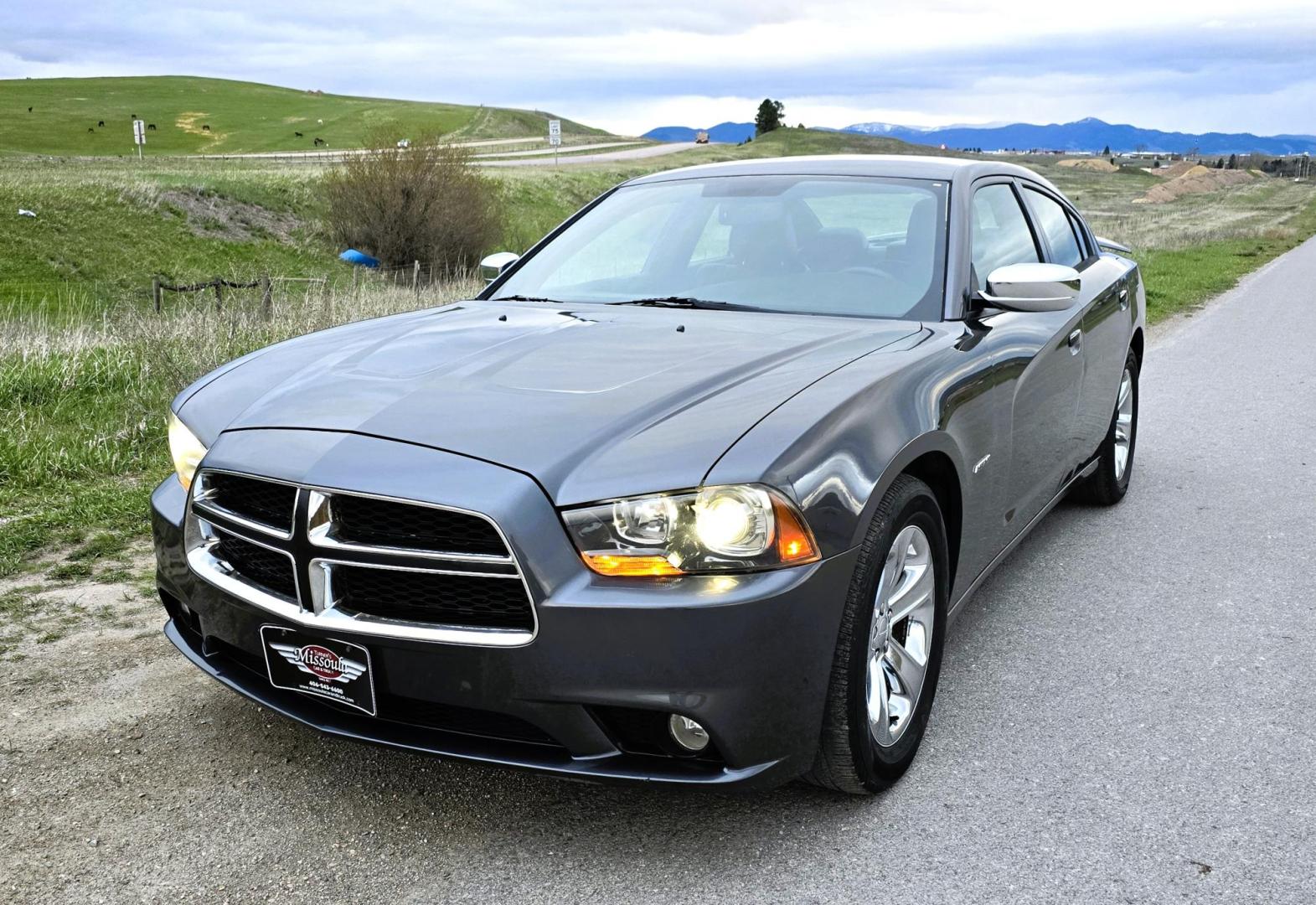 2013 Grey /Black Dodge Charger R/T (2C3CDXCT3DH) with an 5.7L V8 OHV 16V engine, 5-Speed Automatic transmission, located at 450 N Russell, Missoula, MT, 59801, (406) 543-6600, 46.874496, -114.017433 - Yup! It's Got a Hemi. Modern Muscle. Zippy 5.7 V8 Engine. Good Miles for it's age. Leather Package. Front Heated and Cooled Power Seats. Heated Rear Seats. Touch Screen. AM FM SAT. Bluetooth Audio and Phone. Power Windows and Locks. Dual Climate Control. We Finance through local Credit Unions. - Photo#4