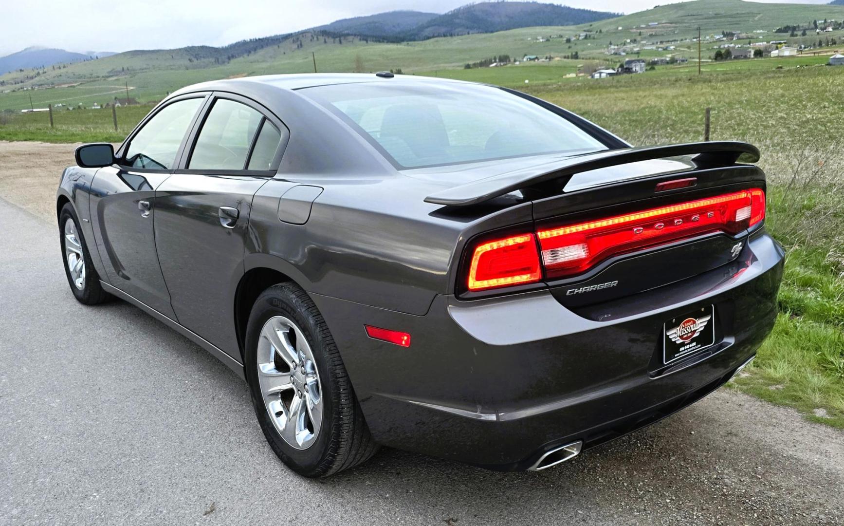 2013 Grey /Black Dodge Charger R/T (2C3CDXCT3DH) with an 5.7L V8 OHV 16V engine, 5-Speed Automatic transmission, located at 450 N Russell, Missoula, MT, 59801, (406) 543-6600, 46.874496, -114.017433 - Yup! It's Got a Hemi. Modern Muscle. Zippy 5.7 V8 Engine. Good Miles for it's age. Leather Package. Front Heated and Cooled Power Seats. Heated Rear Seats. Touch Screen. AM FM SAT. Bluetooth Audio and Phone. Power Windows and Locks. Dual Climate Control. We Finance through local Credit Unions. - Photo#3