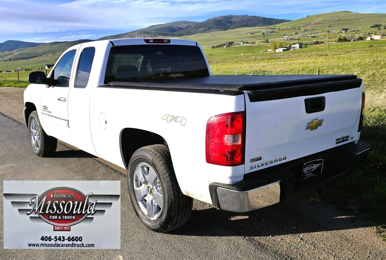2009 White /Gray Chevrolet Silverado 1500 LT 4WD Texas Edition (1GCEK29039Z) with an 5.3L V8 OHV 16V FFV engine, 4-Speed Automatic transmission, located at 450 N Russell, Missoula, MT, 59801, (406) 543-6600, 46.874496, -114.017433 - Great Running 4WD. Reliable 5.3l V8 Engine. Automatic Transmission. Ice Cold Air Conditioning. Cruise Control. Power Windows and Locks. Power Drivers Seat. AM FM CD Player. Clean Title and Carfax. Yes it's high miles but its a reliable 4WD Truck that works well. We Finance through local Credit Un - Photo#2