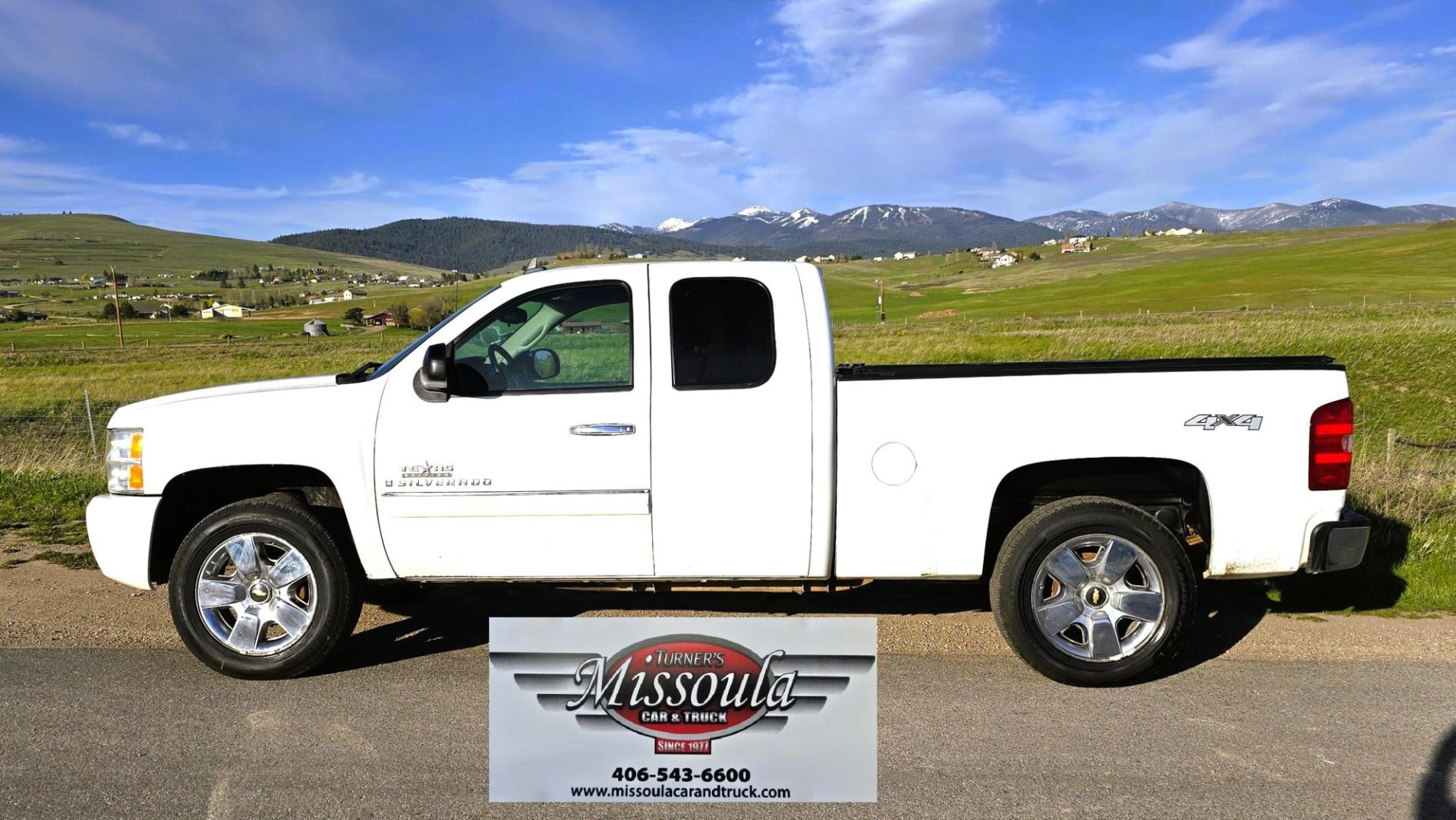 2009 White /Gray Chevrolet Silverado 1500 LT 4WD Texas Edition (1GCEK29039Z) with an 5.3L V8 OHV 16V FFV engine, 4-Speed Automatic transmission, located at 450 N Russell, Missoula, MT, 59801, (406) 543-6600, 46.874496, -114.017433 - Great Running 4WD. Reliable 5.3l V8 Engine. Automatic Transmission. Ice Cold Air Conditioning. Cruise Control. Power Windows and Locks. Power Drivers Seat. AM FM CD Player. Clean Title and Carfax. Yes it's high miles but its a reliable 4WD Truck that works well. We Finance through local Credit Un - Photo#0