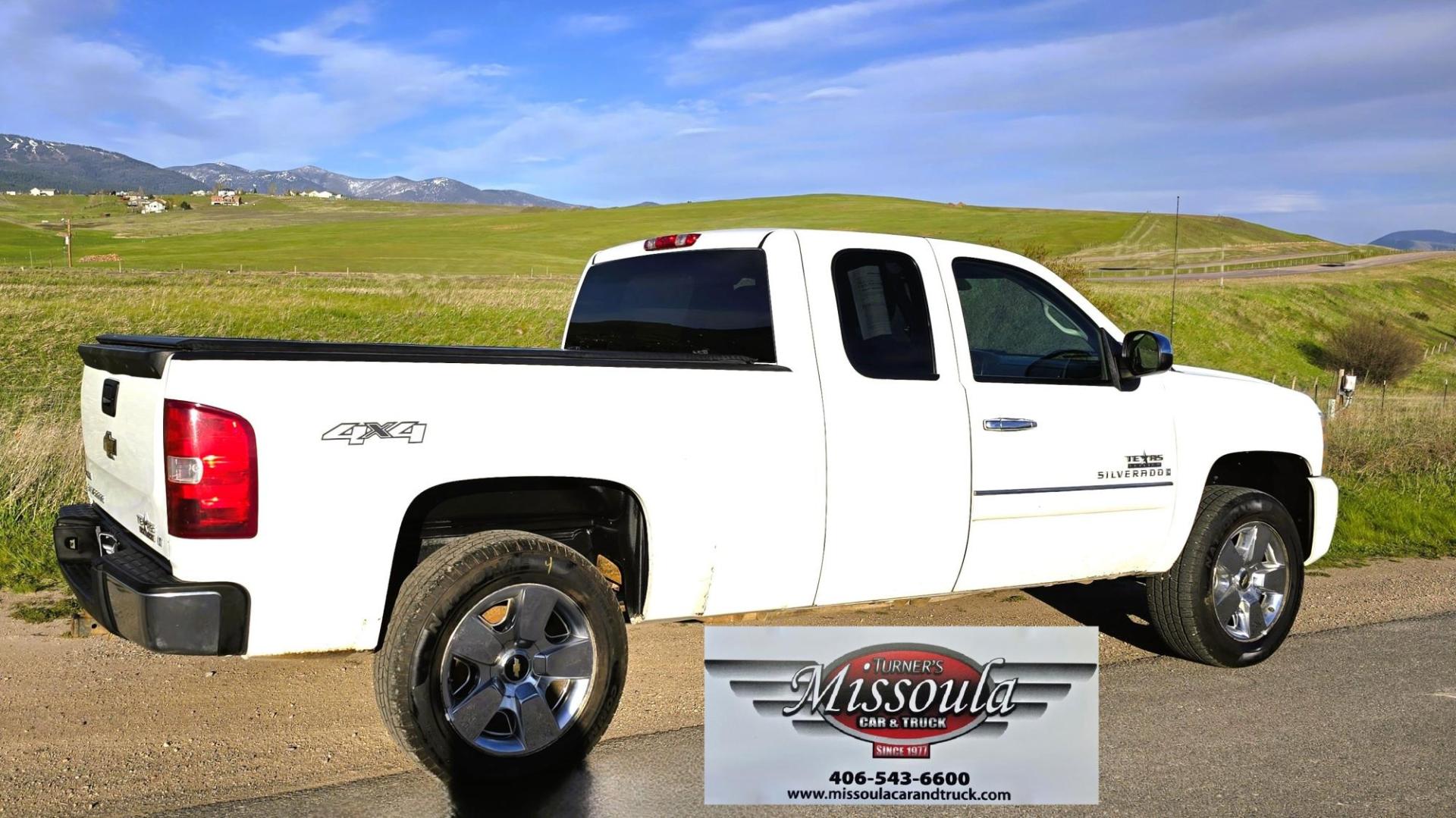 2009 White /Gray Chevrolet Silverado 1500 LT 4WD Texas Edition (1GCEK29039Z) with an 5.3L V8 OHV 16V FFV engine, 4-Speed Automatic transmission, located at 450 N Russell, Missoula, MT, 59801, (406) 543-6600, 46.874496, -114.017433 - Great Running 4WD. Reliable 5.3l V8 Engine. Automatic Transmission. Ice Cold Air Conditioning. Cruise Control. Power Windows and Locks. Power Drivers Seat. AM FM CD Player. Clean Title and Carfax. Yes it's high miles but its a reliable 4WD Truck that works well. We Finance through local Credit Un - Photo#6