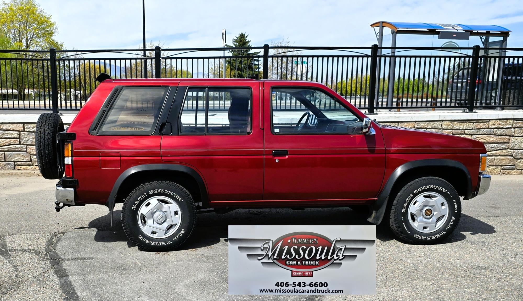 photo of 1993 Nissan Pathfinder XE 4-door 4WD 5 Speed