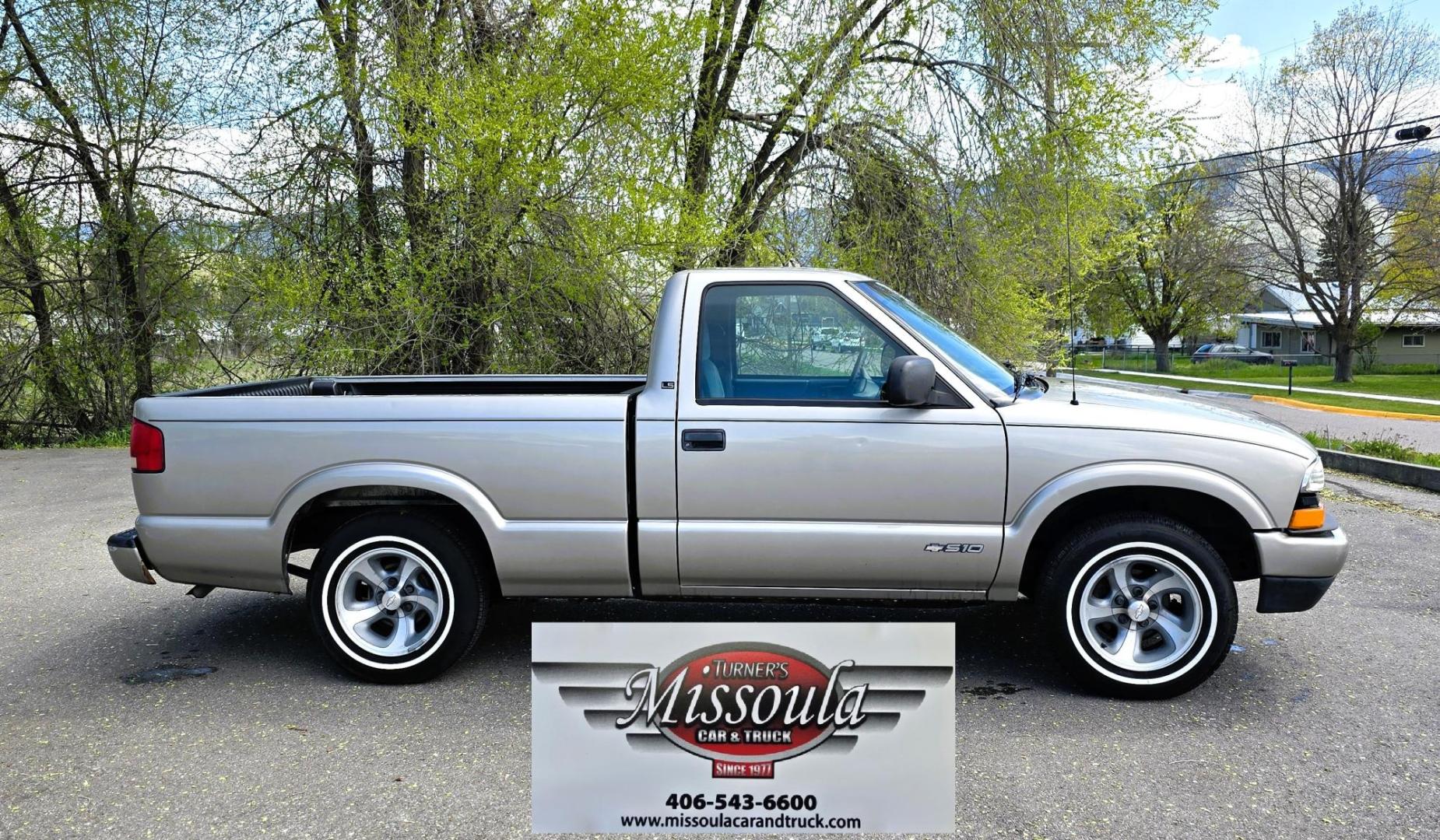 2000 Pewter /Gray Chevrolet S10 Pickup Long Bed 2WD (1GCCS1441YK) with an 2.2L L4 OHV 8V engine, 5 Speed Manual transmission, located at 450 N Russell, Missoula, MT, 59801, (406) 543-6600, 46.874496, -114.017433 - Photo#0