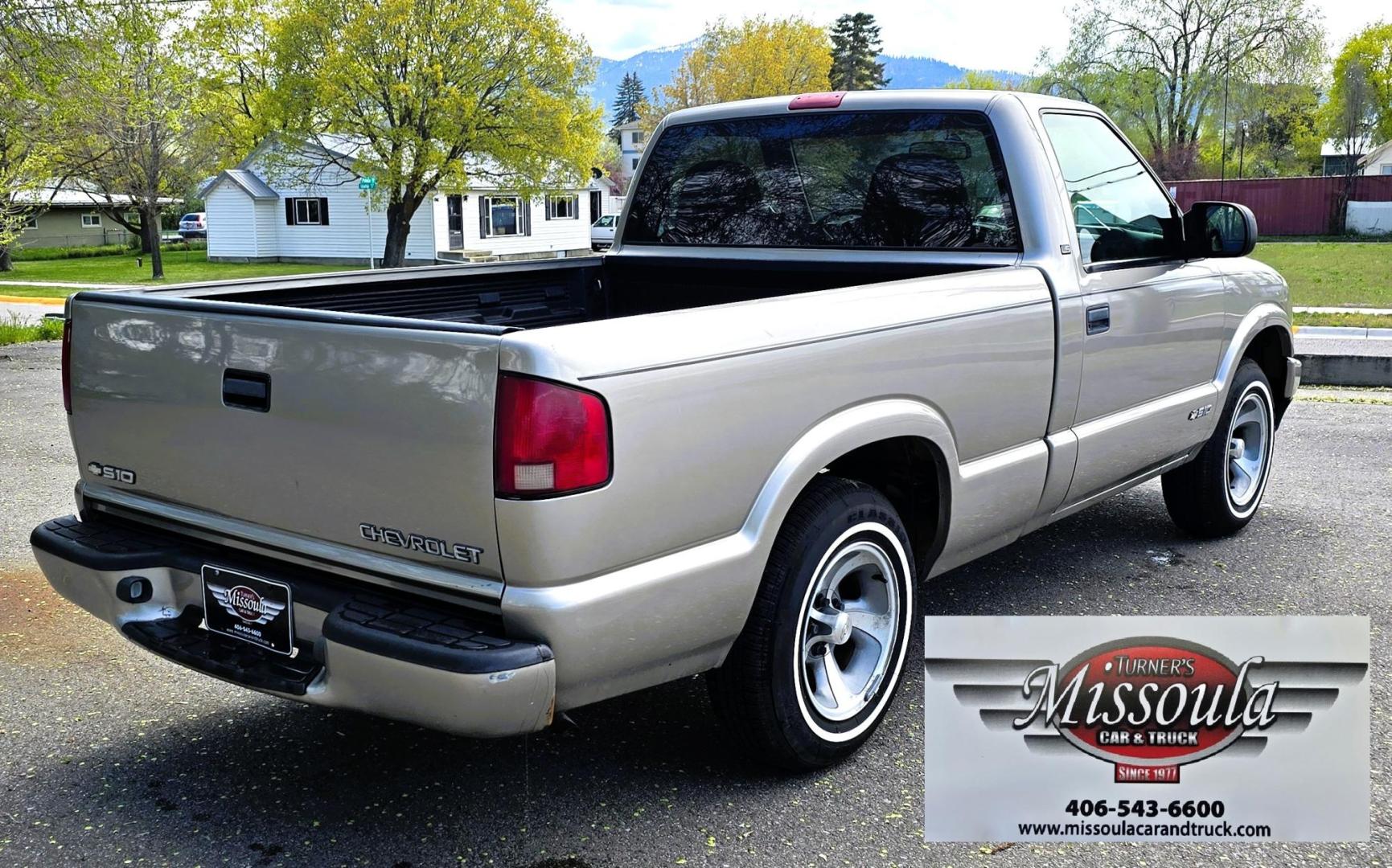 2000 Pewter /Gray Chevrolet S10 Pickup Long Bed 2WD (1GCCS1441YK) with an 2.2L L4 OHV 8V engine, 5 Speed Manual transmission, located at 450 N Russell, Missoula, MT, 59801, (406) 543-6600, 46.874496, -114.017433 - Photo#3
